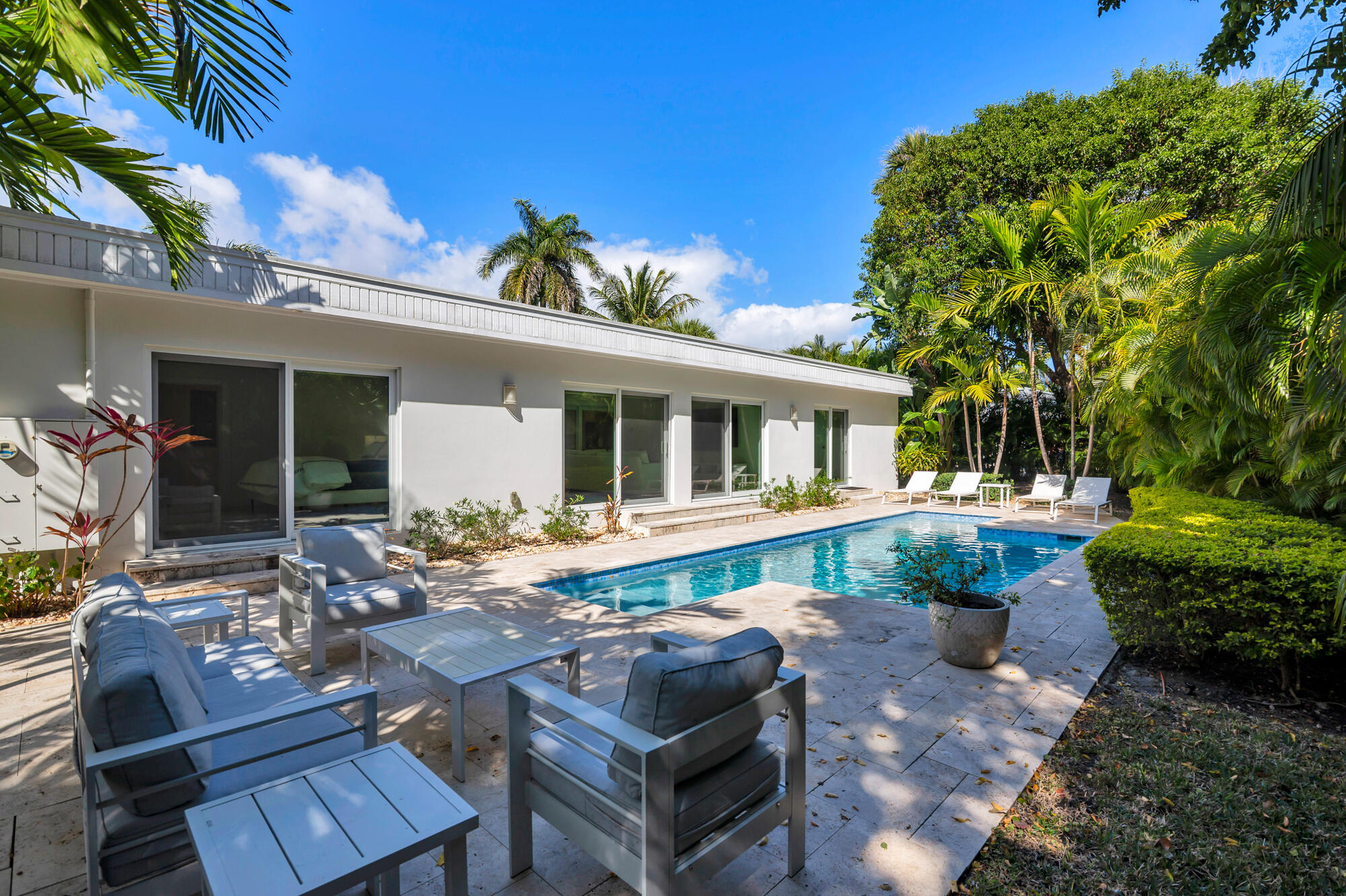 1386 S Atlantic, Lantana FL 33462