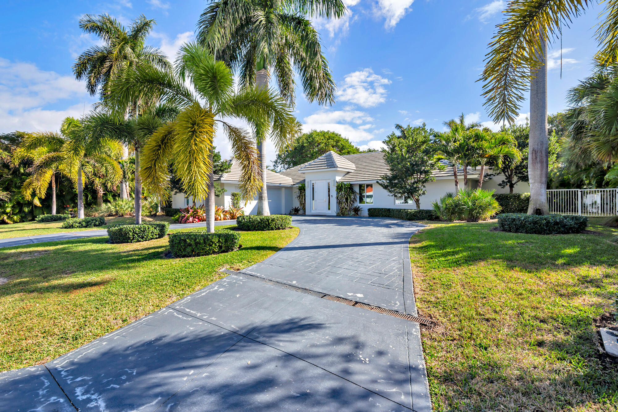 1386 S Atlantic, Lantana FL 33462