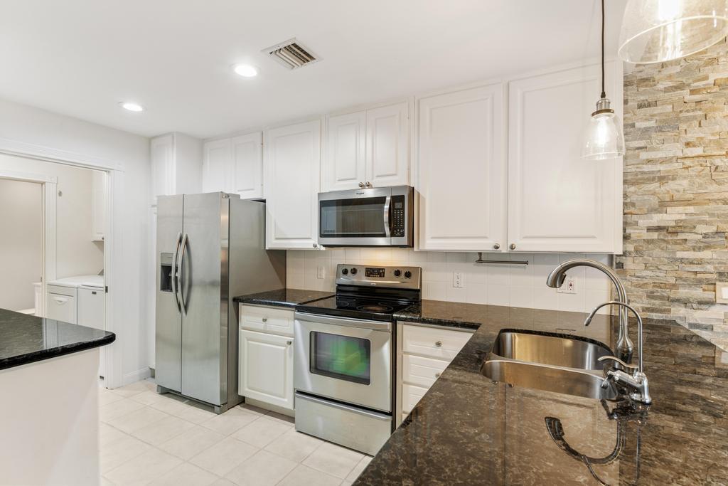 180 Freeport, Jupiter FL 33458