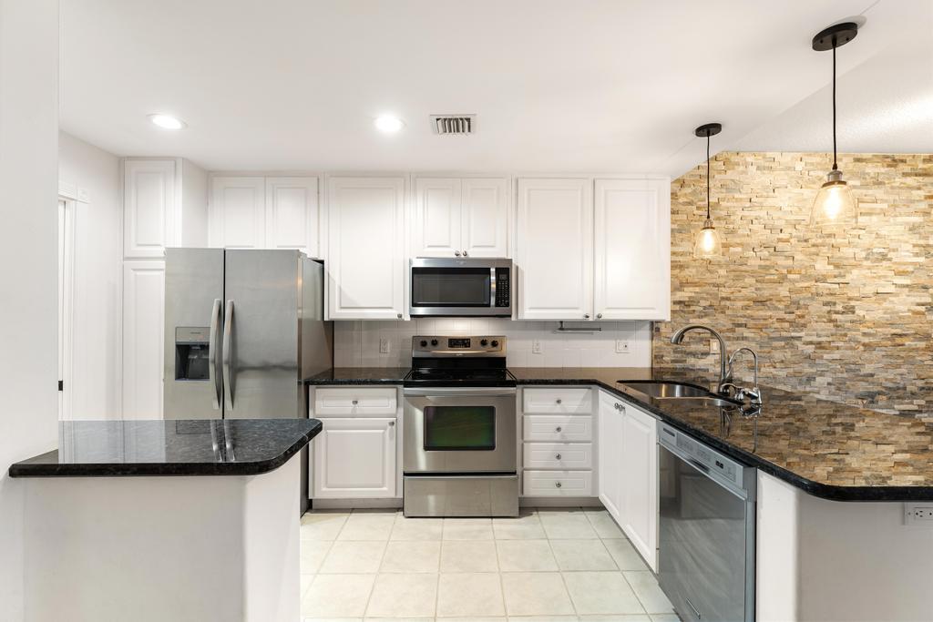 180 Freeport, Jupiter FL 33458