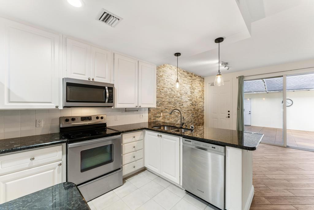 180 Freeport, Jupiter FL 33458