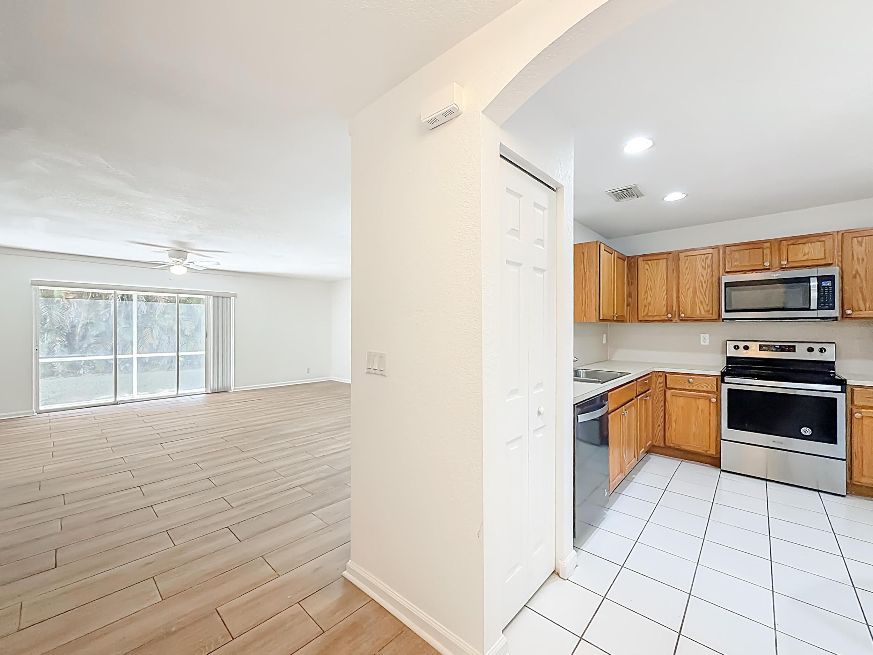 6188 Whalton, West Palm Beach FL 33411