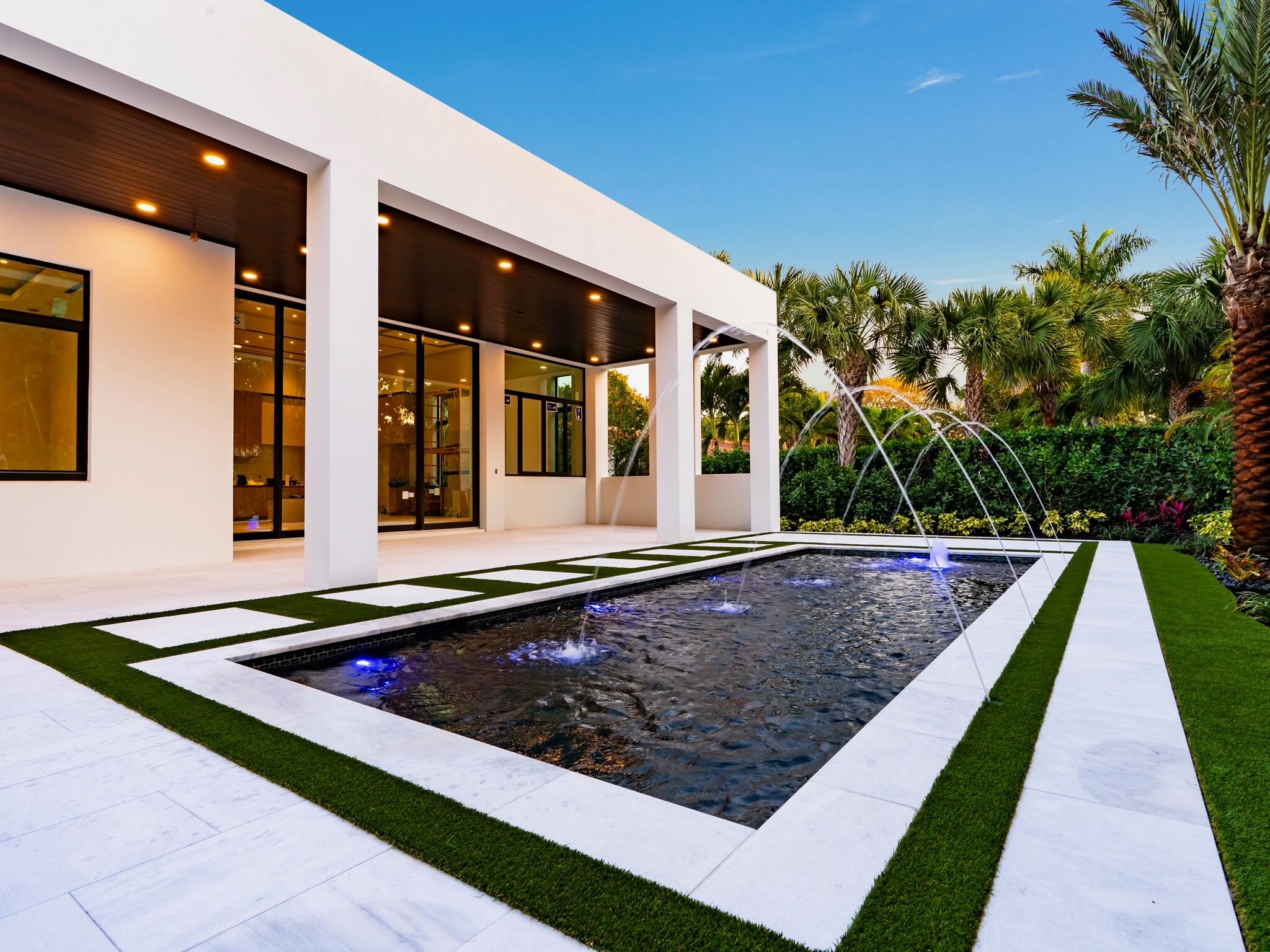 505 SE Atlantic, Lantana FL 33462