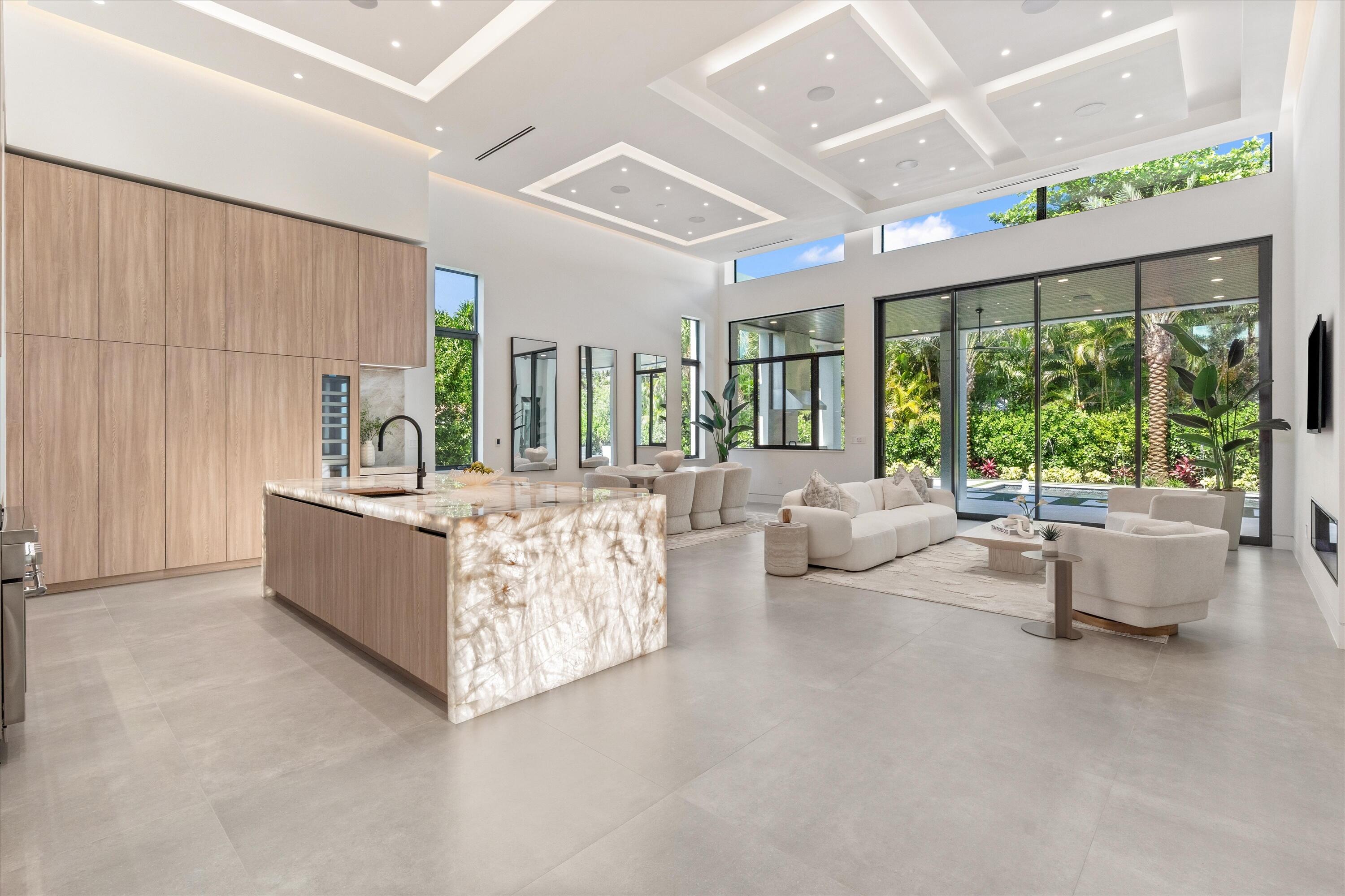 505 SE Atlantic, Lantana FL 33462