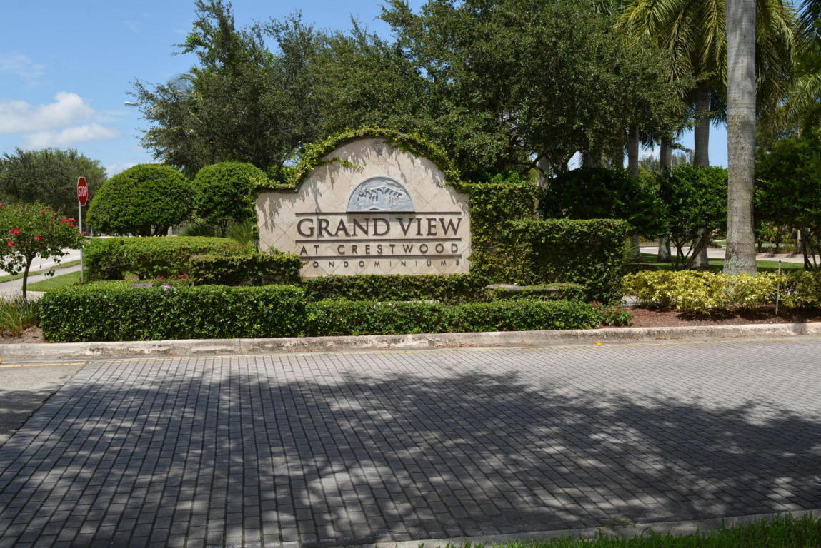 200 Crestwood #211, Royal Palm Beach FL 33411