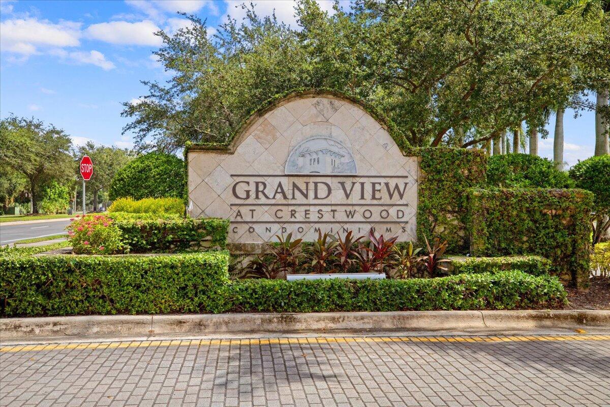 200 Crestwood #211, Royal Palm Beach FL 33411