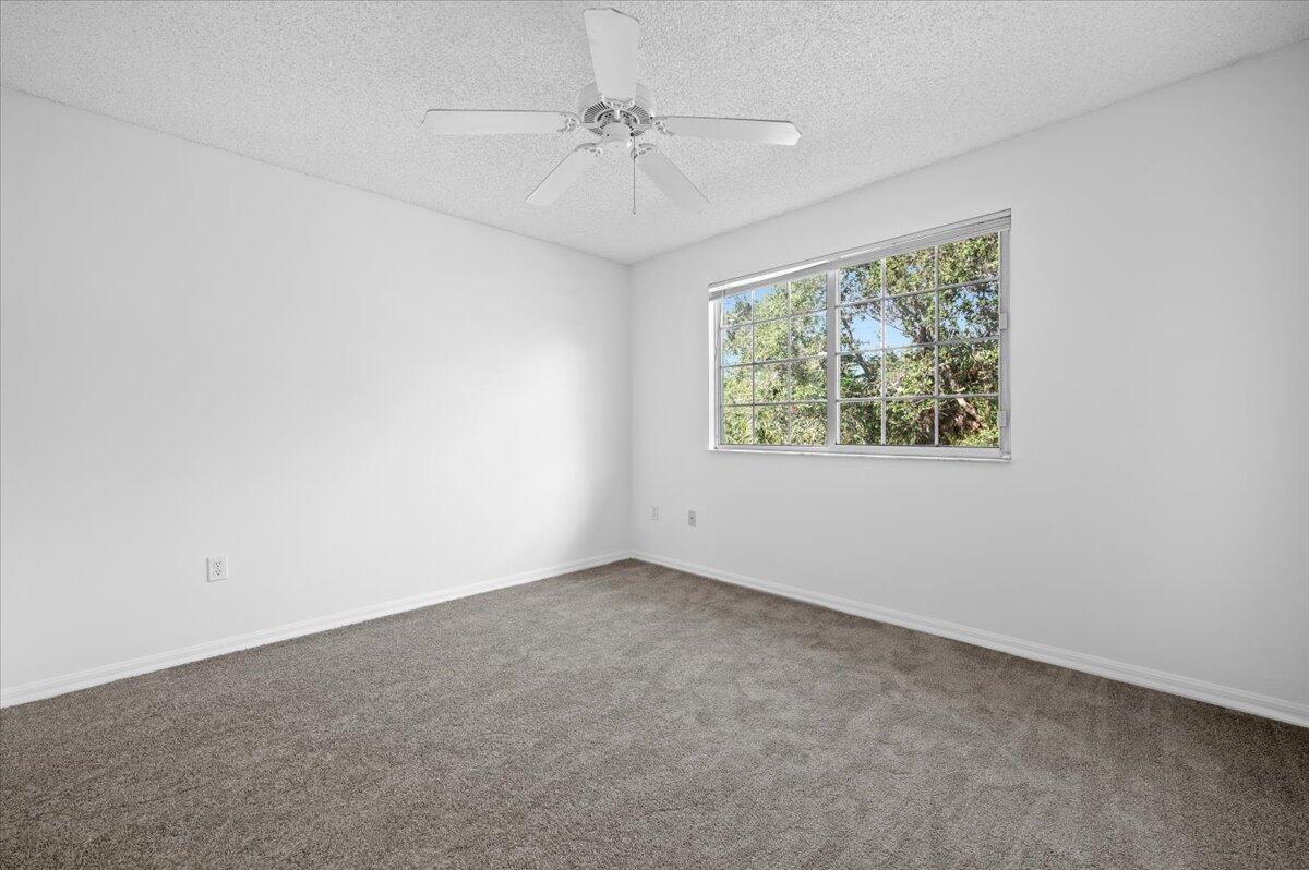 200 Crestwood #211, Royal Palm Beach FL 33411