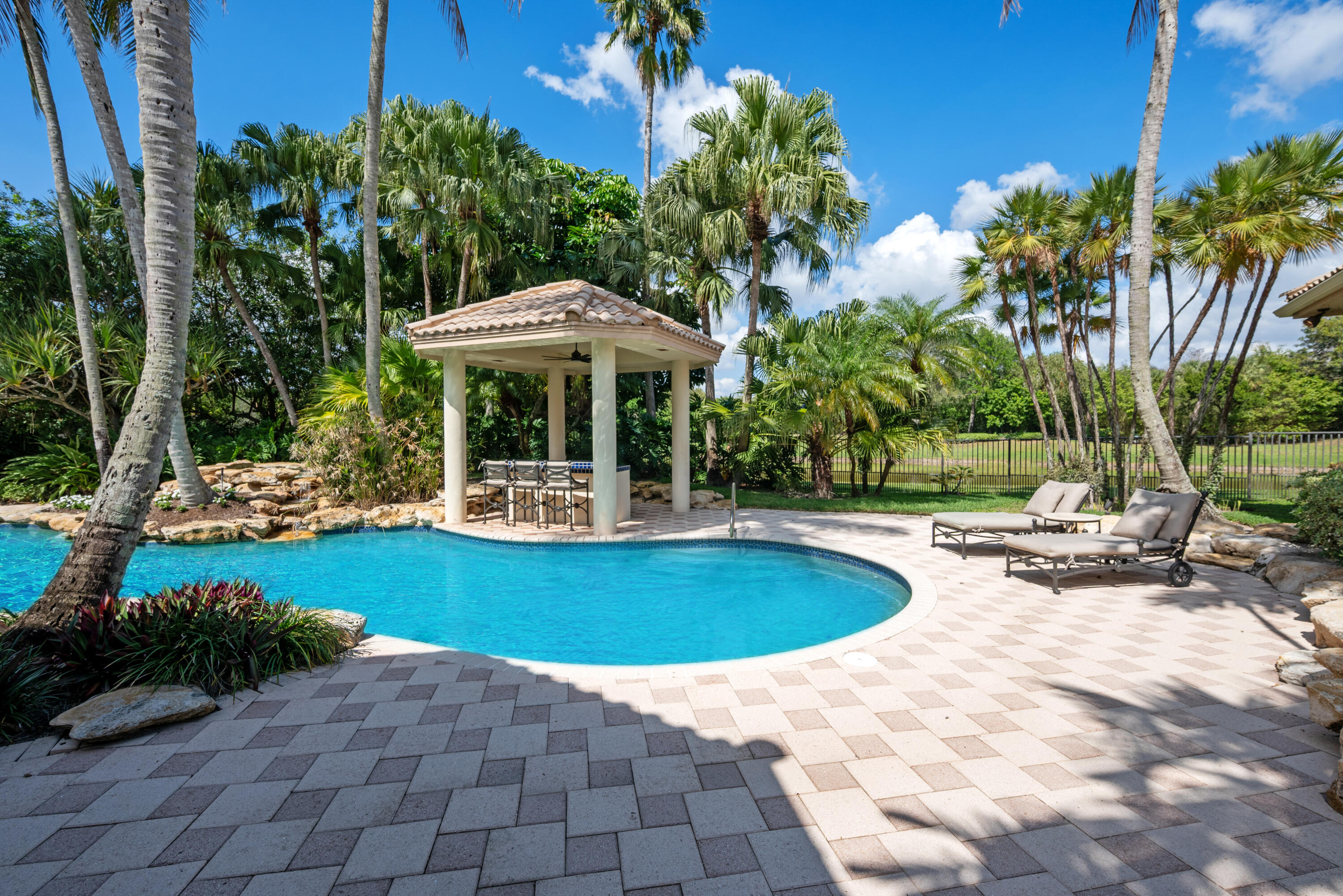 18800 Long Lake, Boca Raton FL 33496