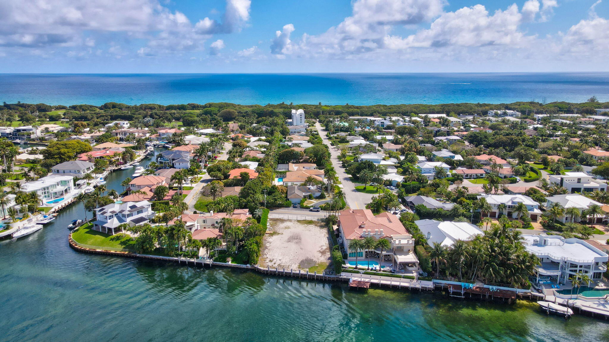 601 NE Spanish, Boca Raton FL 33432