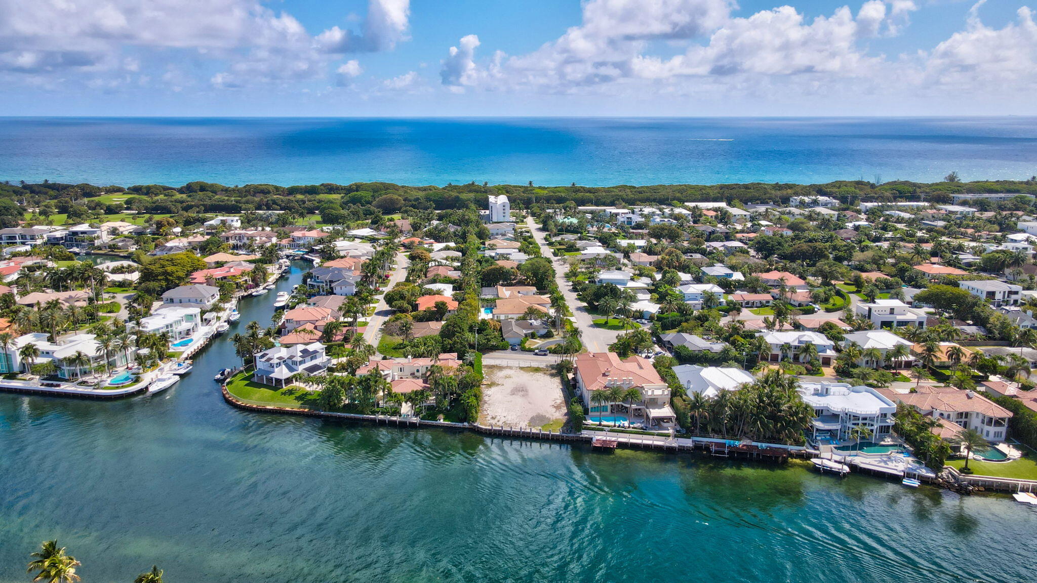 601 NE Spanish, Boca Raton FL 33432