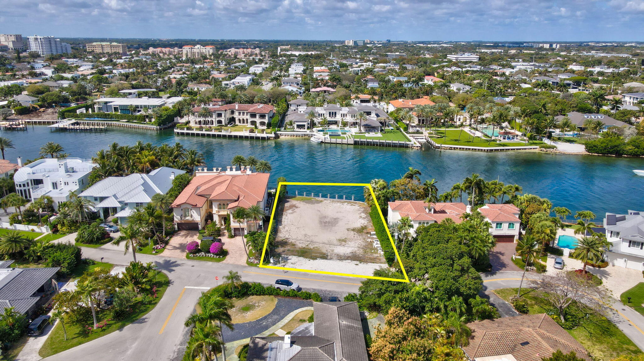 601 NE Spanish, Boca Raton FL 33432