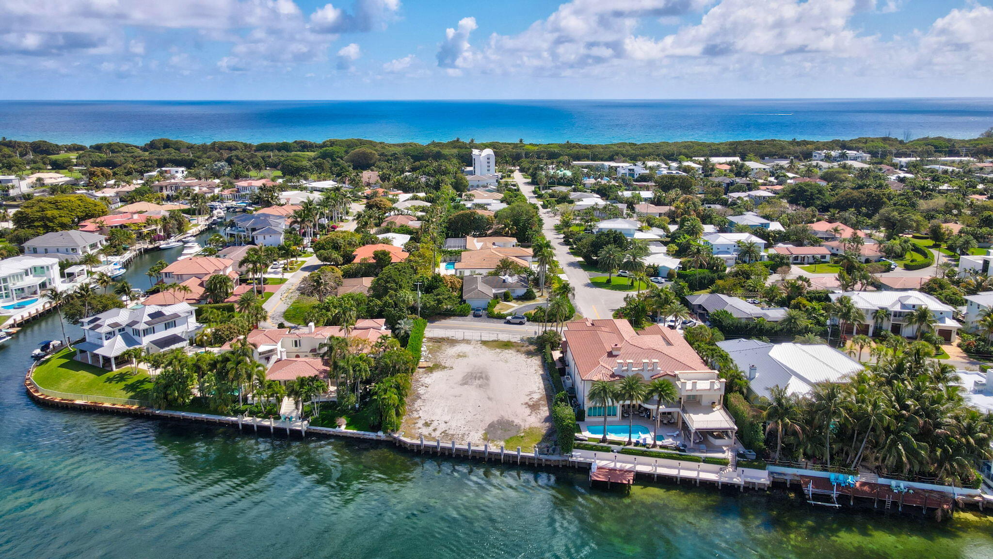 601 NE Spanish, Boca Raton FL 33432