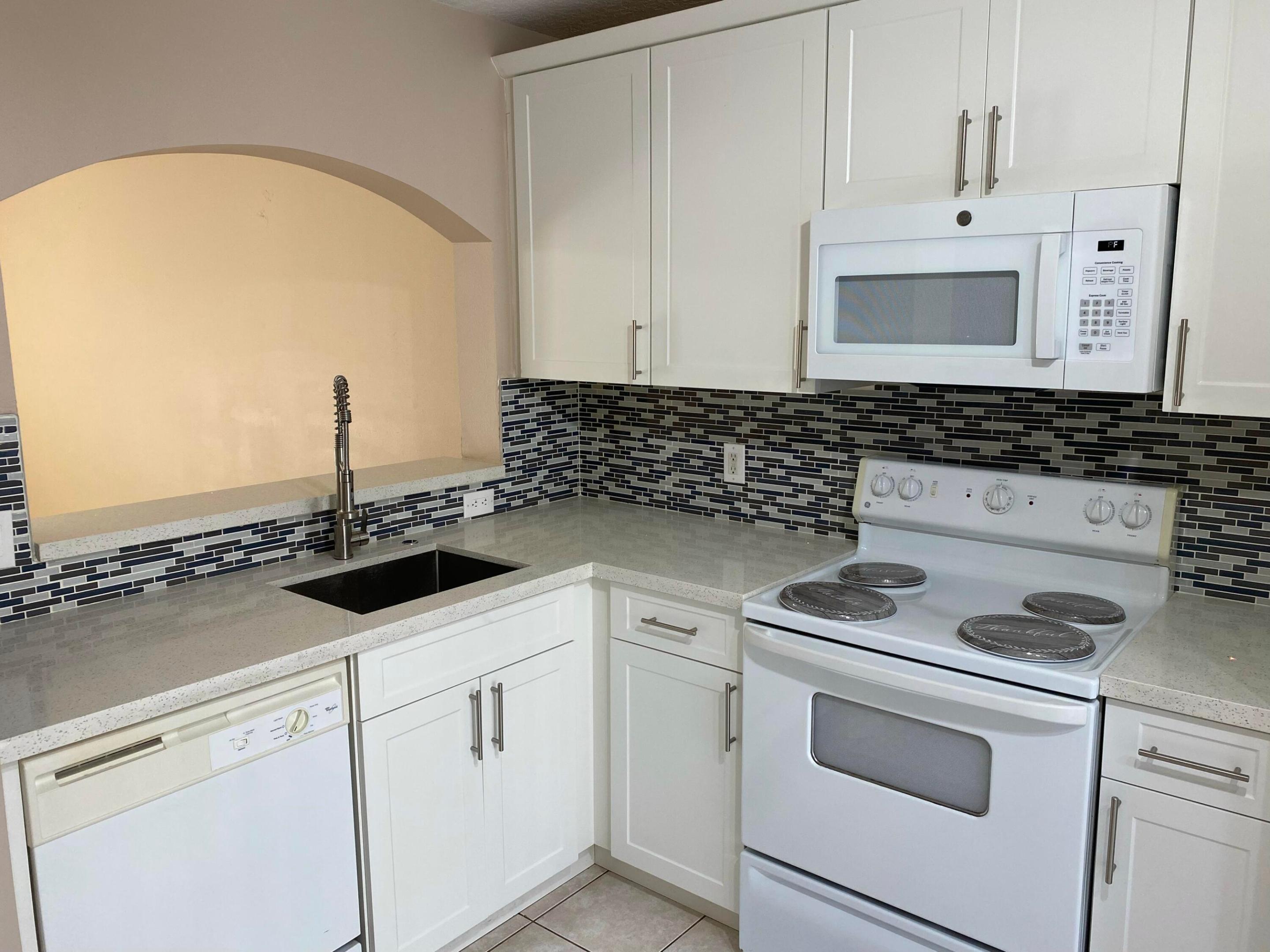 3481 Briar Bay #103, West Palm Beach FL 33411