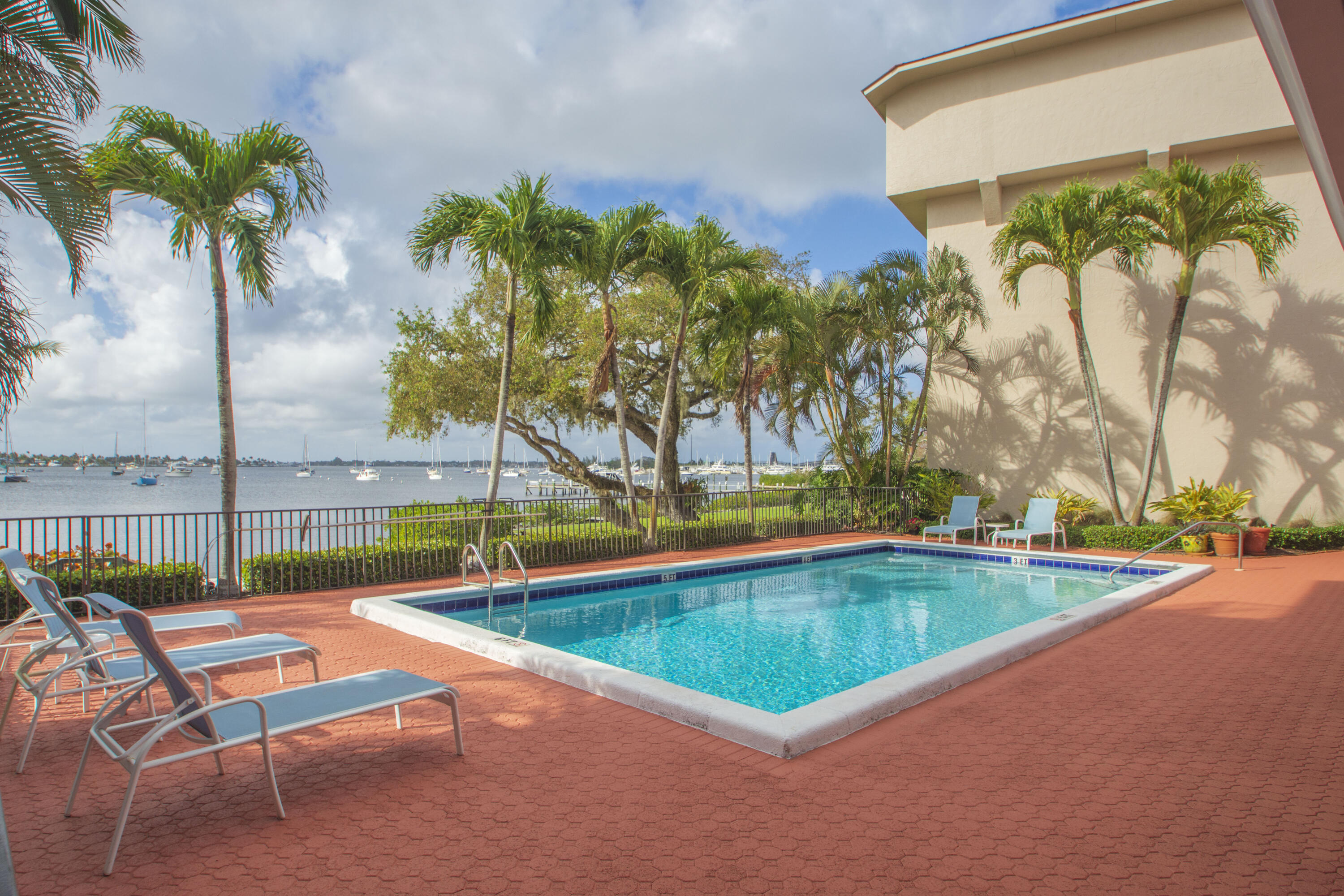 624 SW St. Lucie Crescent #206, Stuart FL 34994