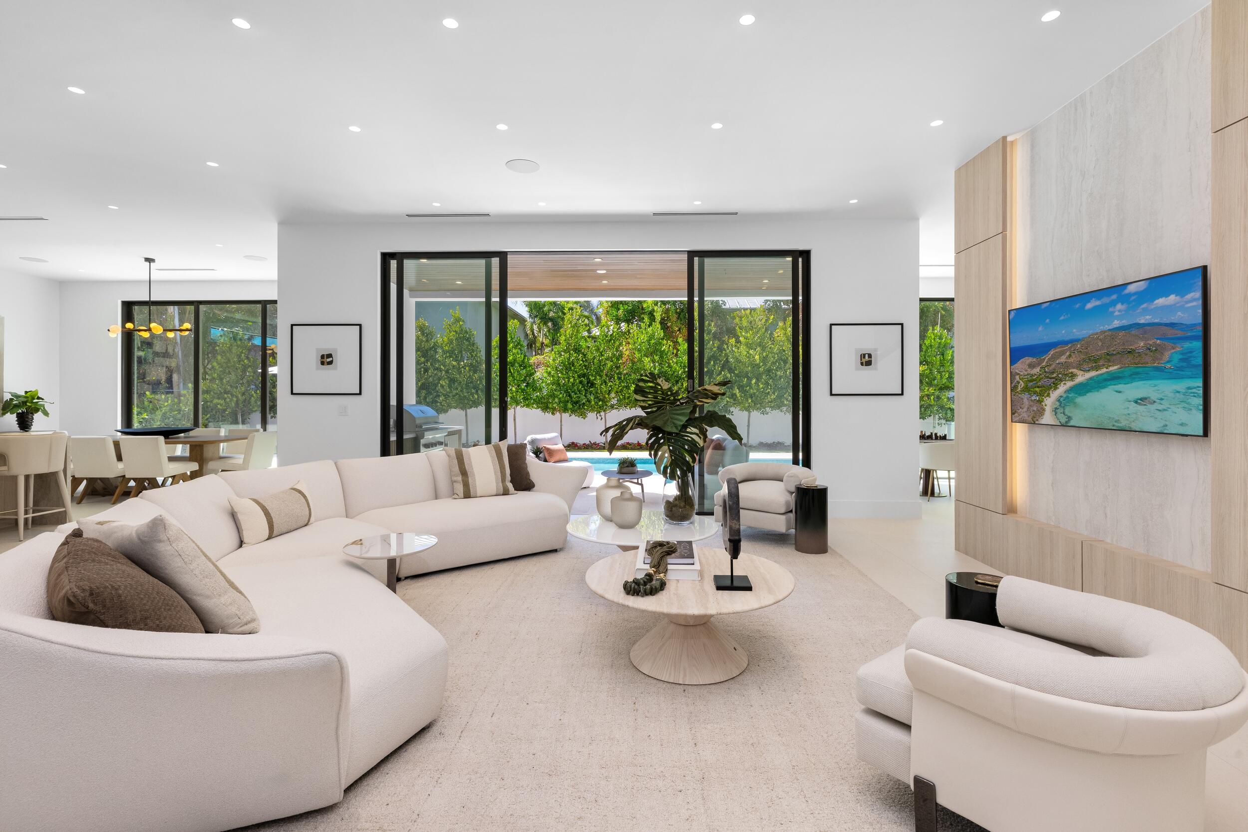1051 NE 2nd, Boca Raton FL 33432