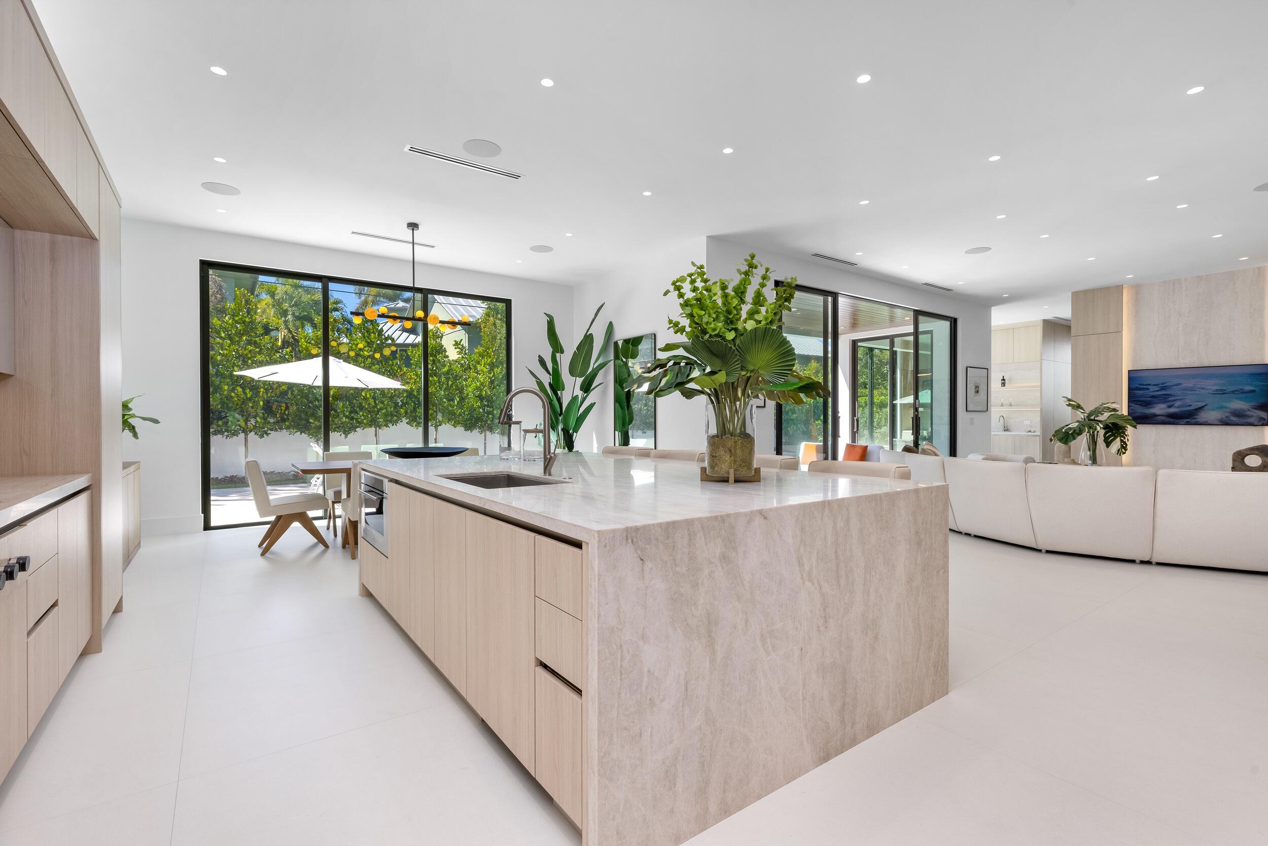 1051 NE 2nd, Boca Raton FL 33432