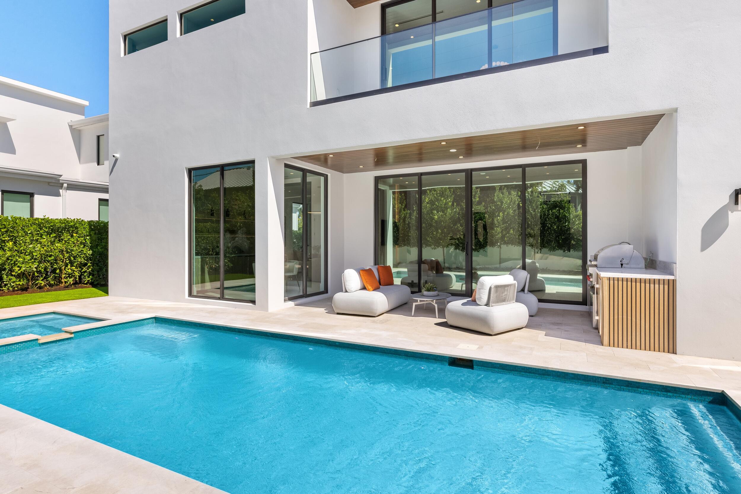 1051 NE 2nd, Boca Raton FL 33432