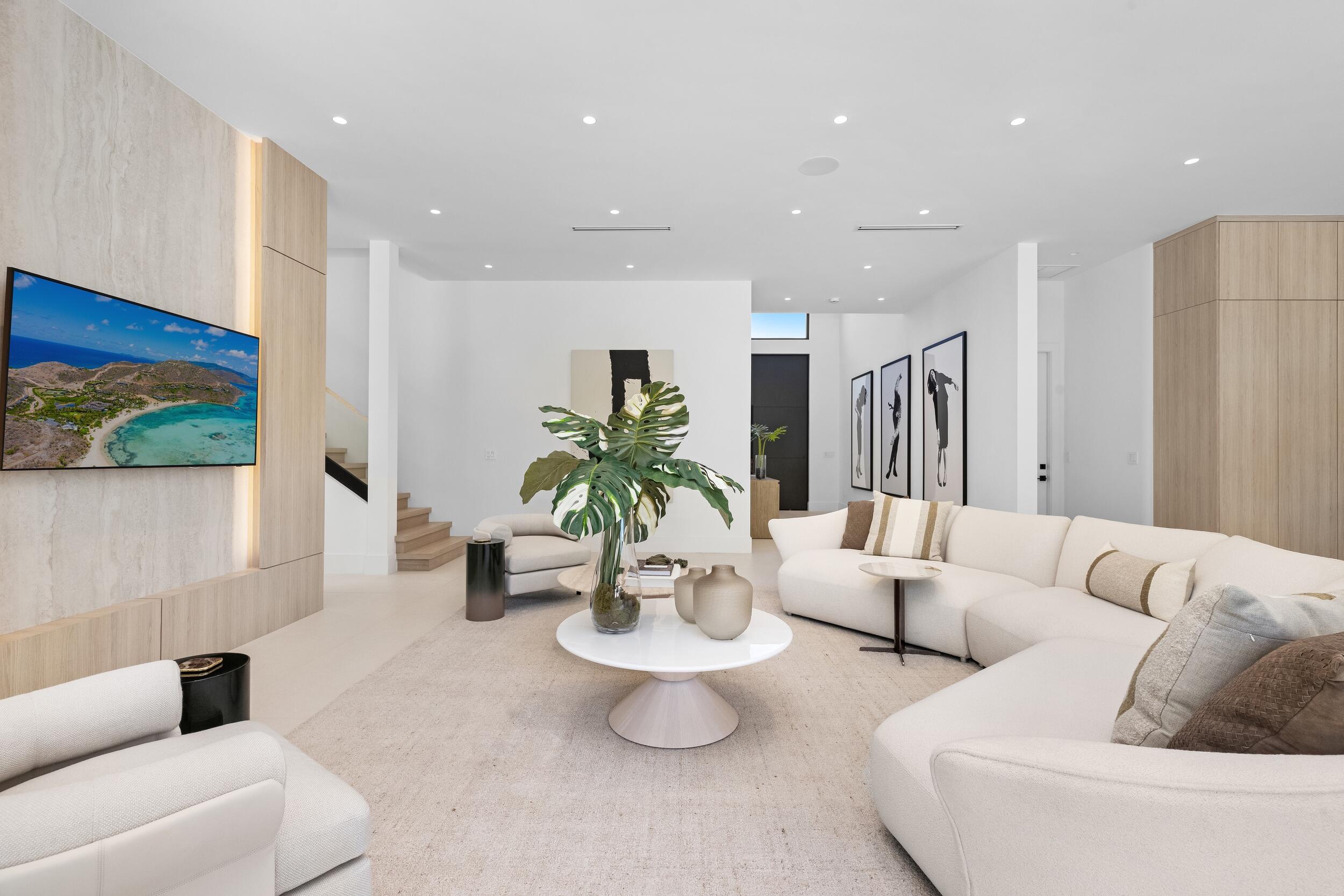 1051 NE 2nd, Boca Raton FL 33432