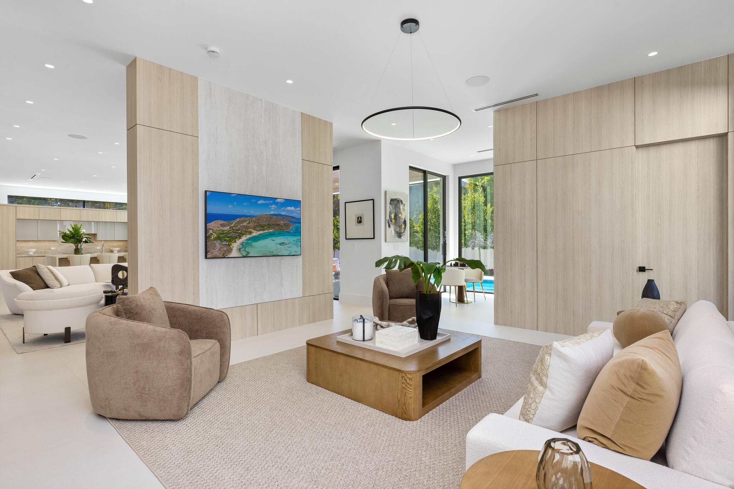 1051 NE 2nd, Boca Raton FL 33432