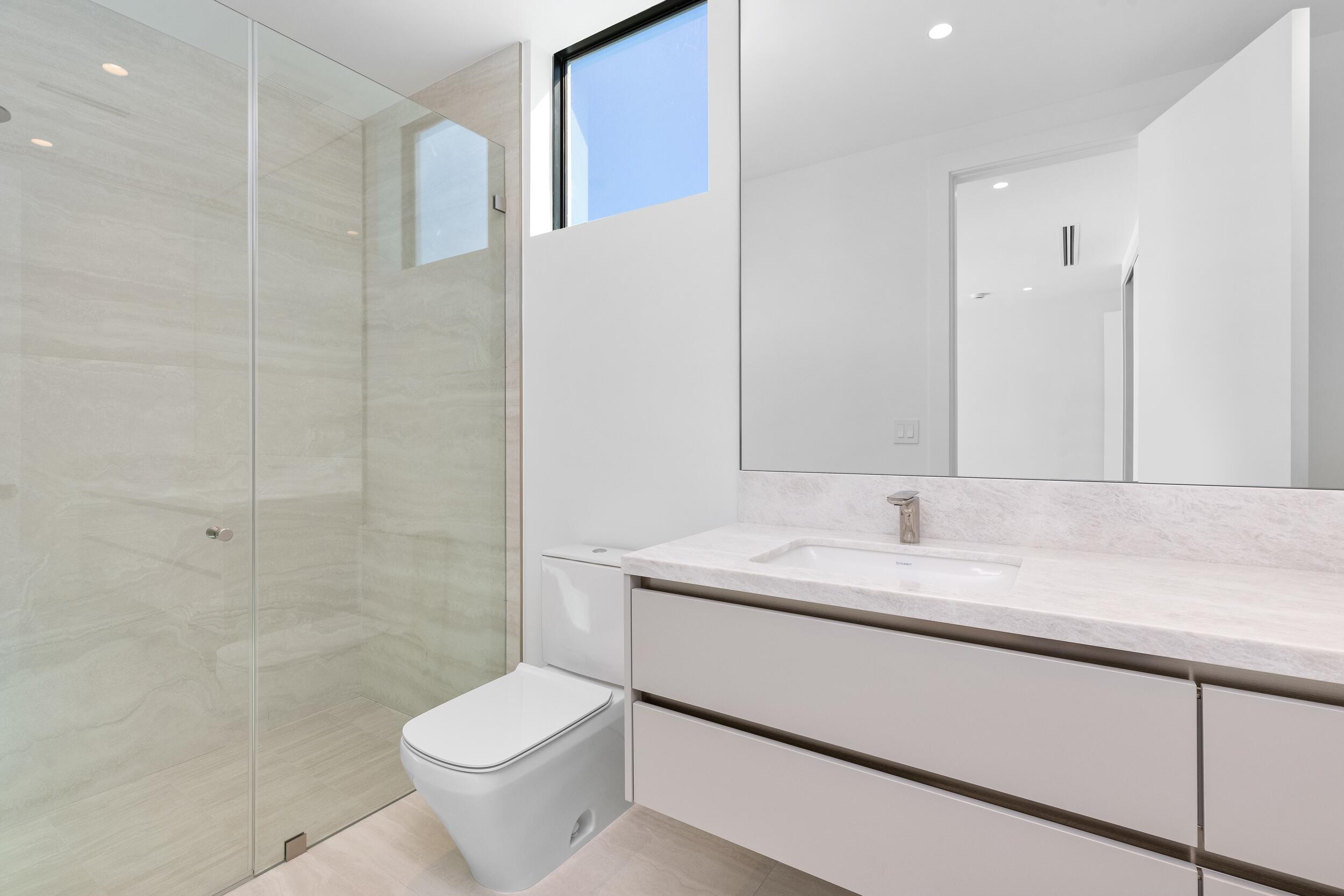 1051 NE 2nd, Boca Raton FL 33432