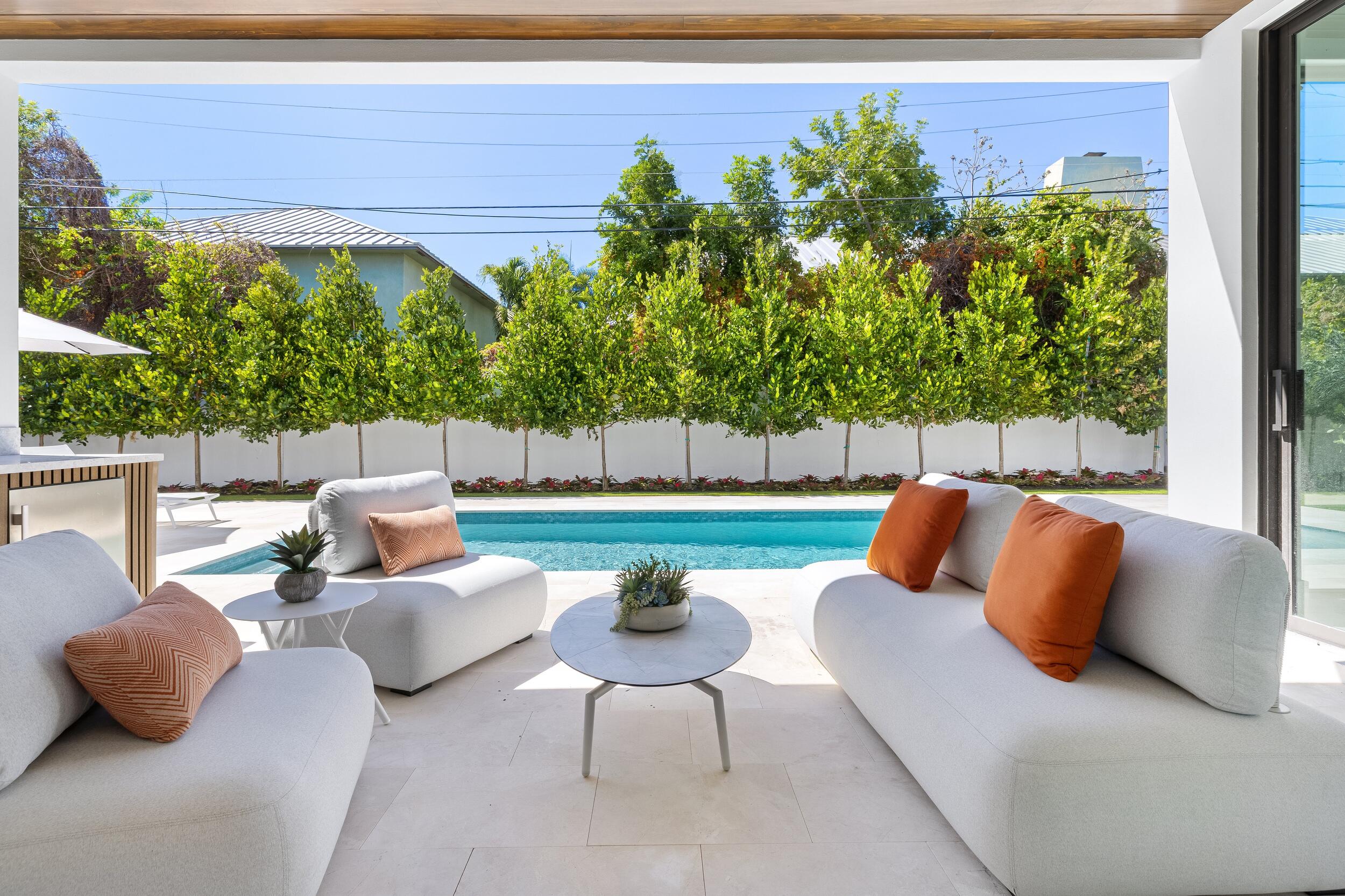 1051 NE 2nd, Boca Raton FL 33432