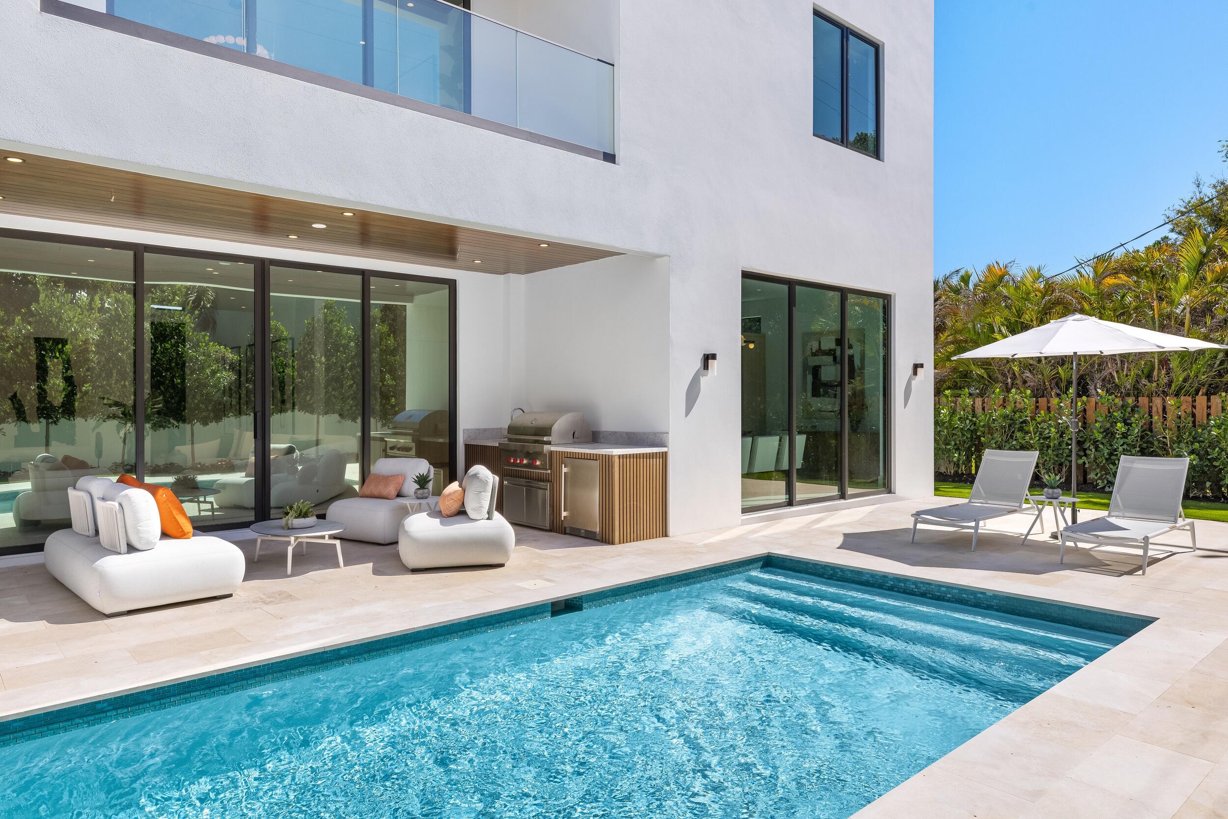 1051 NE 2nd, Boca Raton FL 33432