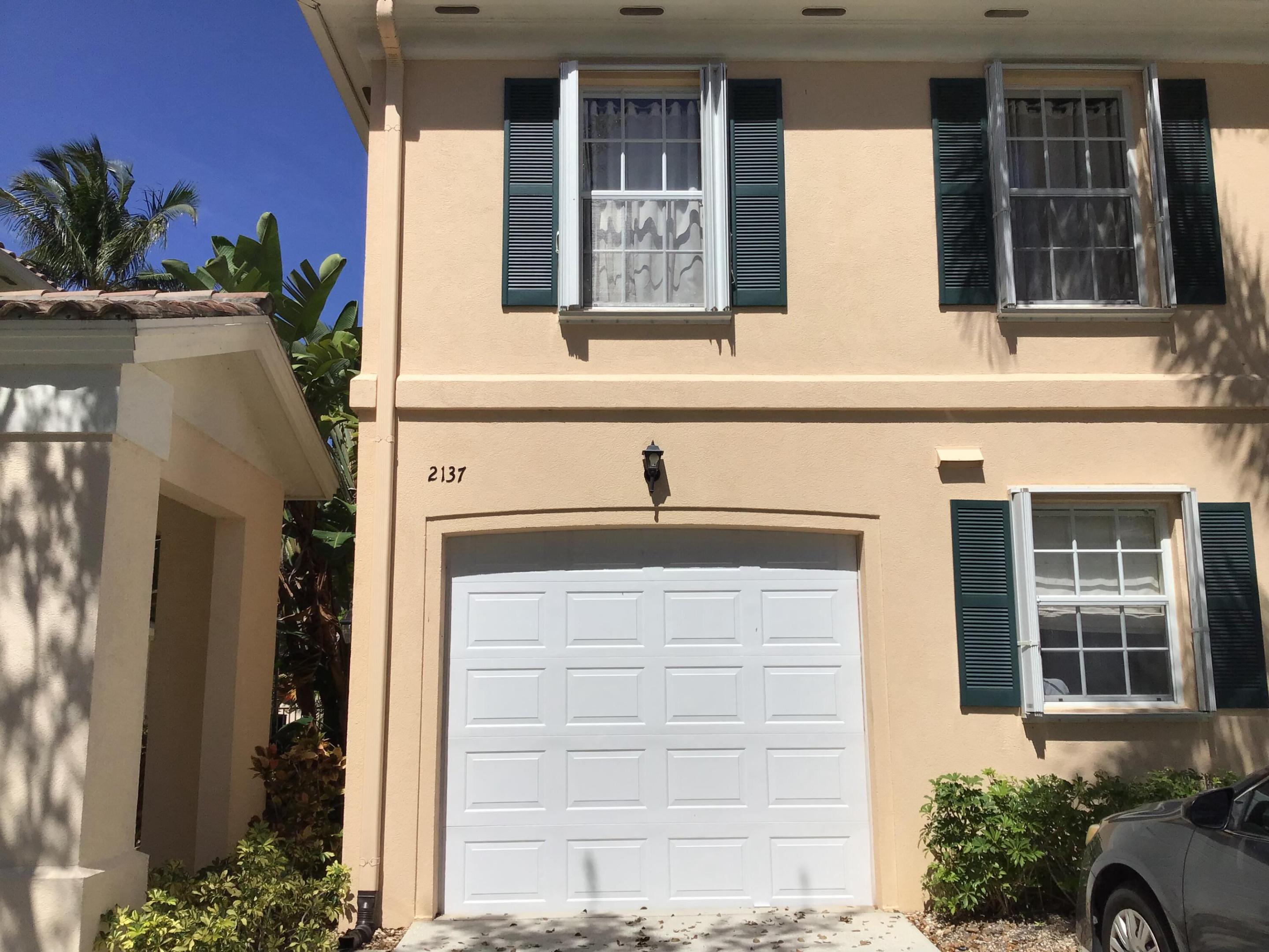 2137 W Tigris, West Palm Beach FL 33411