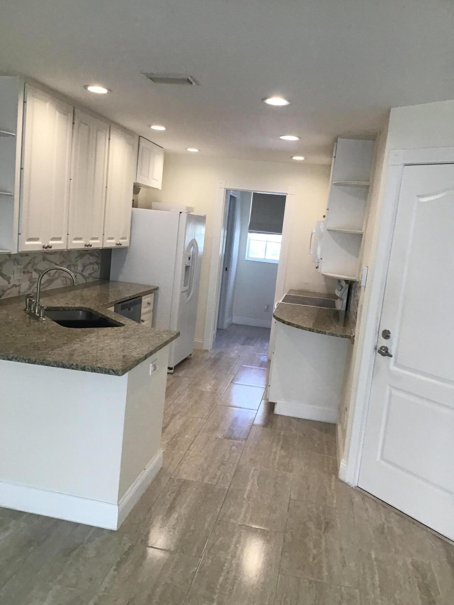 2137 W Tigris, West Palm Beach FL 33411