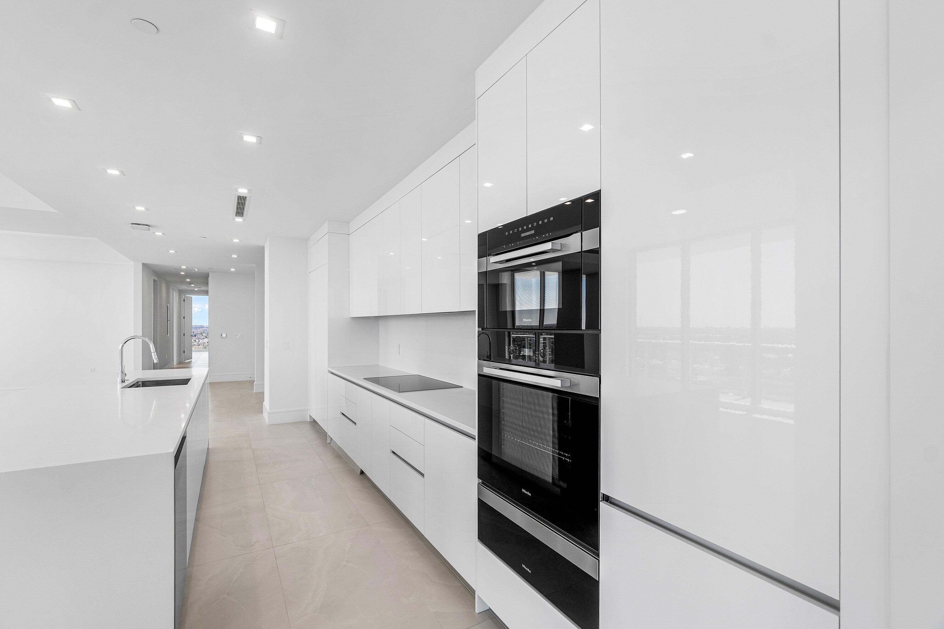 220 Lake Shore Drive #2012, Lake Park FL 33403
