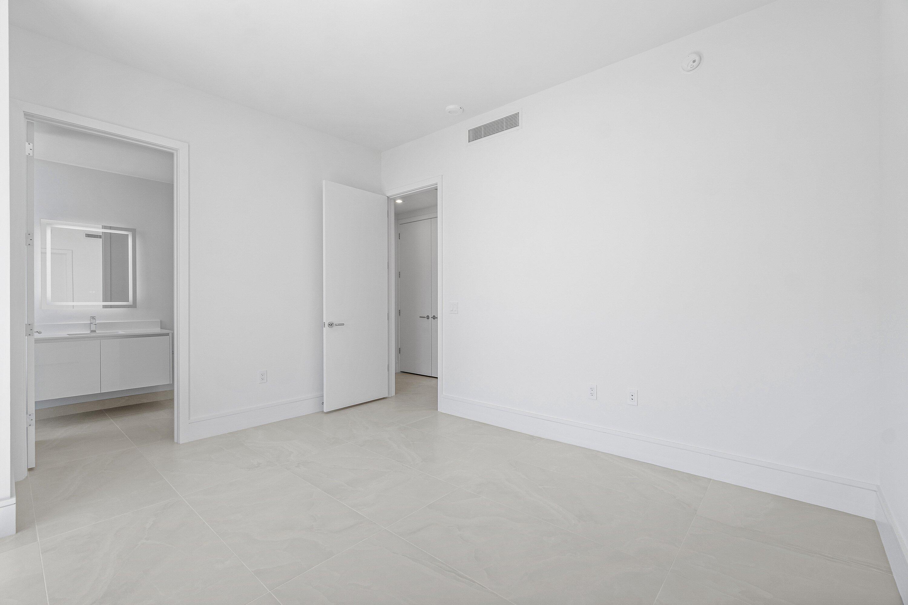 220 Lake Shore Drive #2012, Lake Park FL 33403
