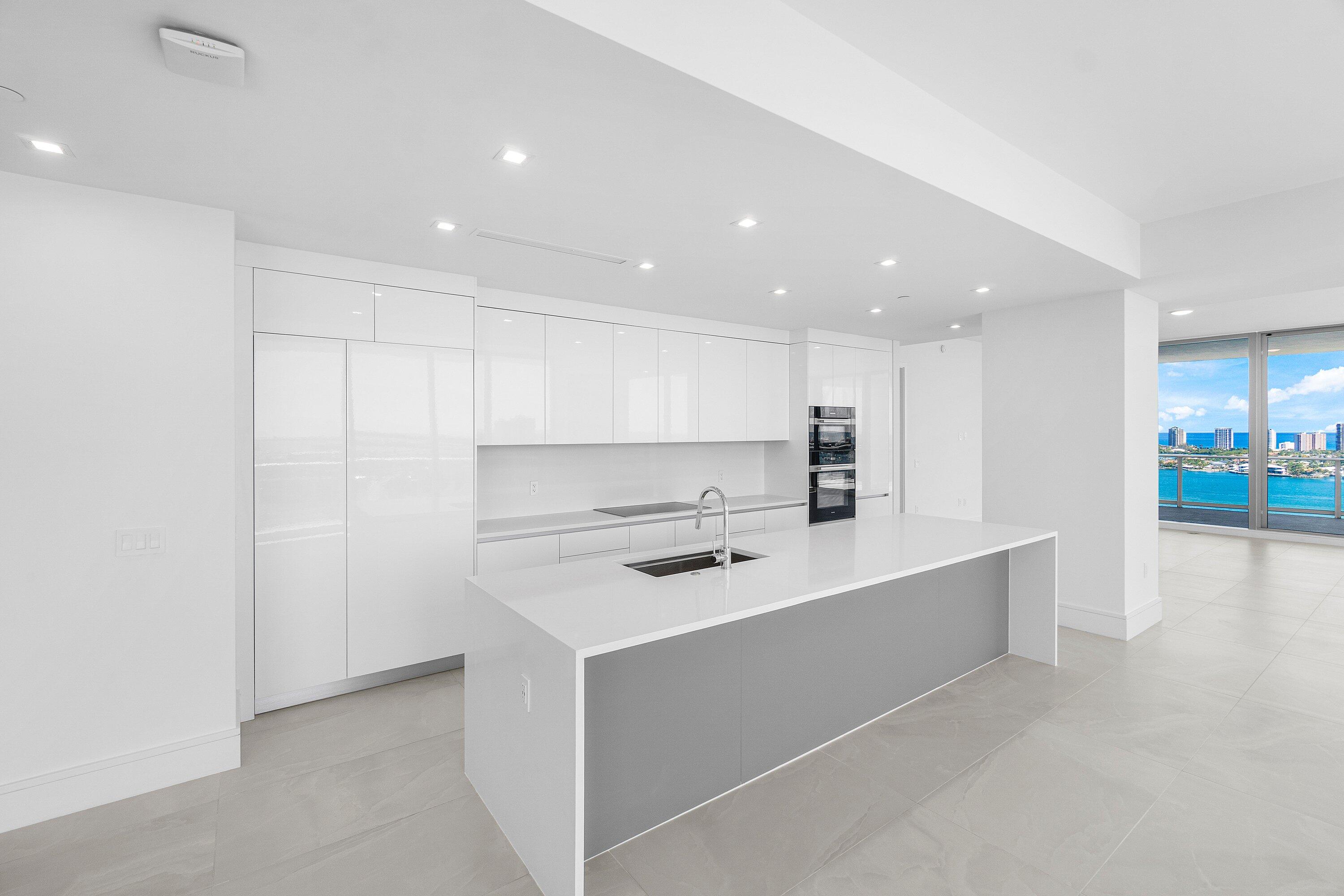 220 Lake Shore Drive #2012, Lake Park FL 33403