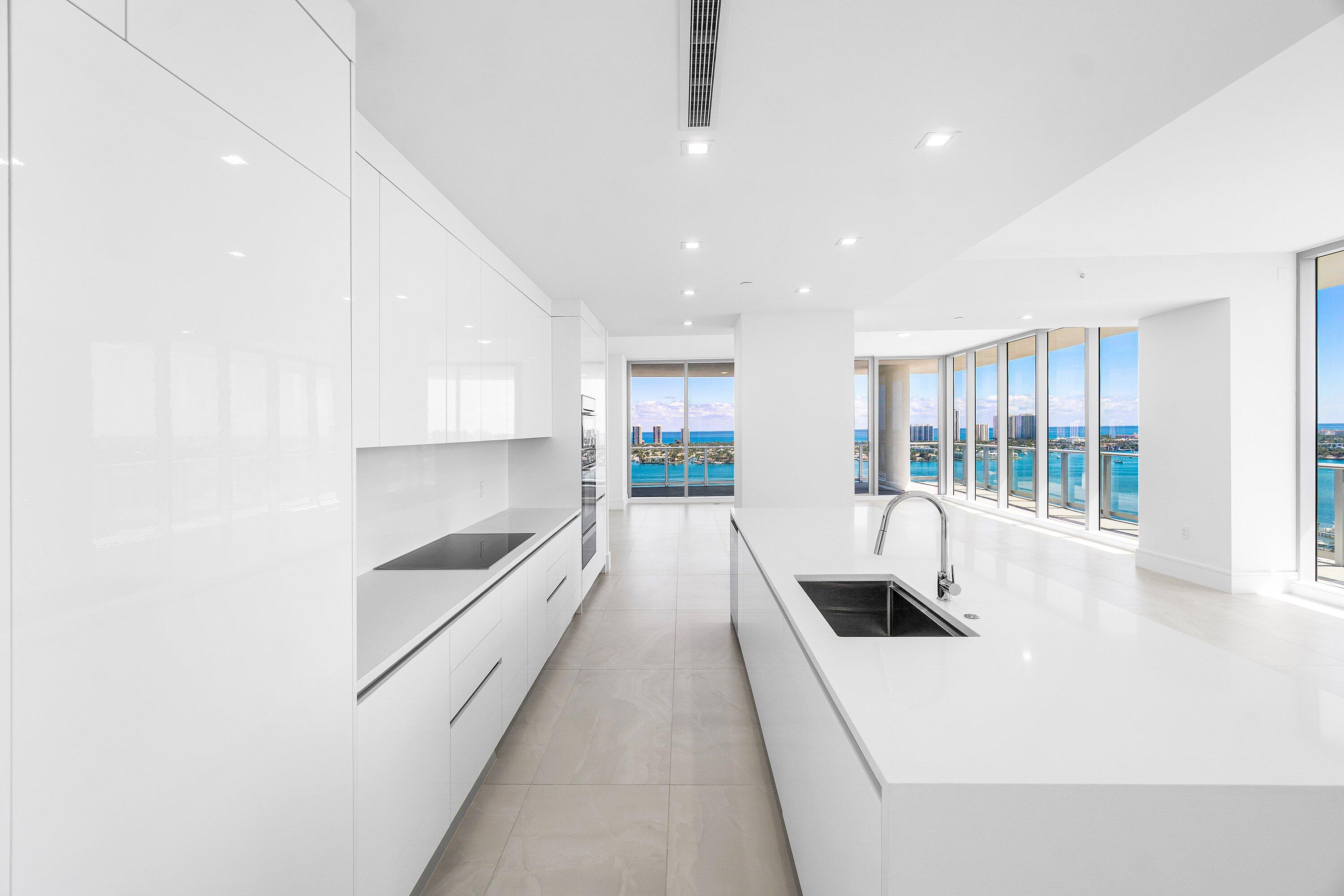 220 Lake Shore Drive #2012, Lake Park FL 33403