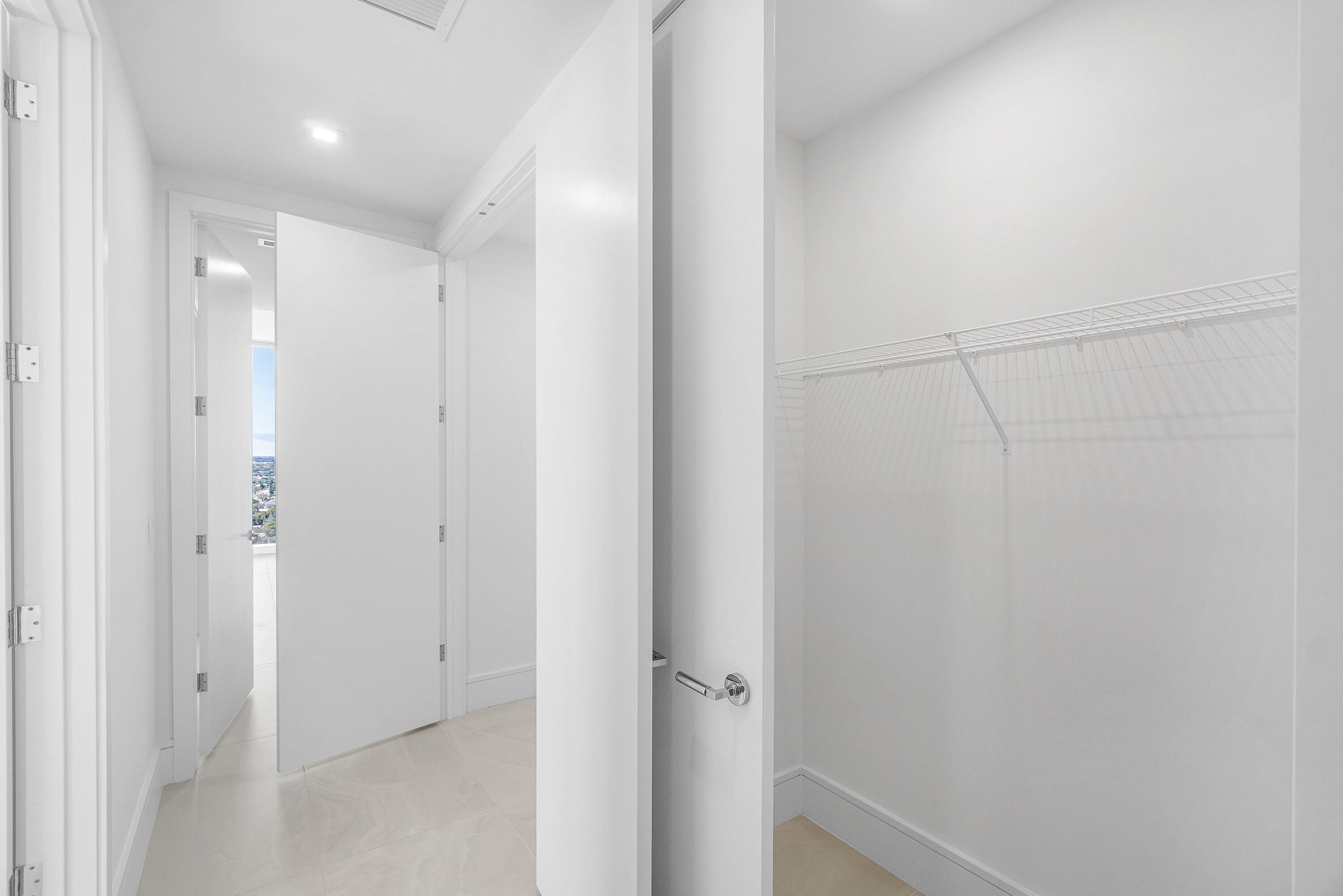 220 Lake Shore Drive #2012, Lake Park FL 33403