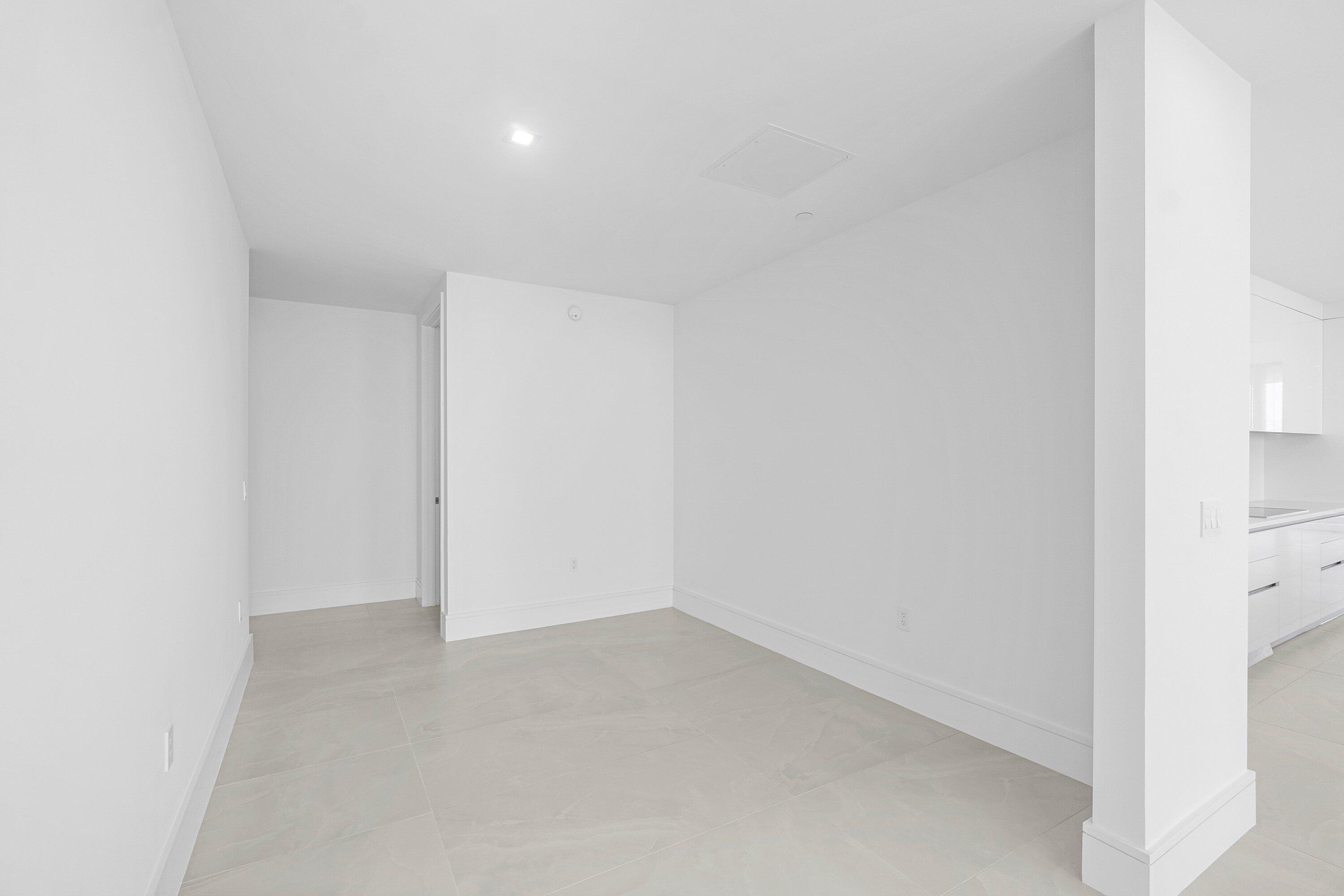 220 Lake Shore Drive #2012, Lake Park FL 33403