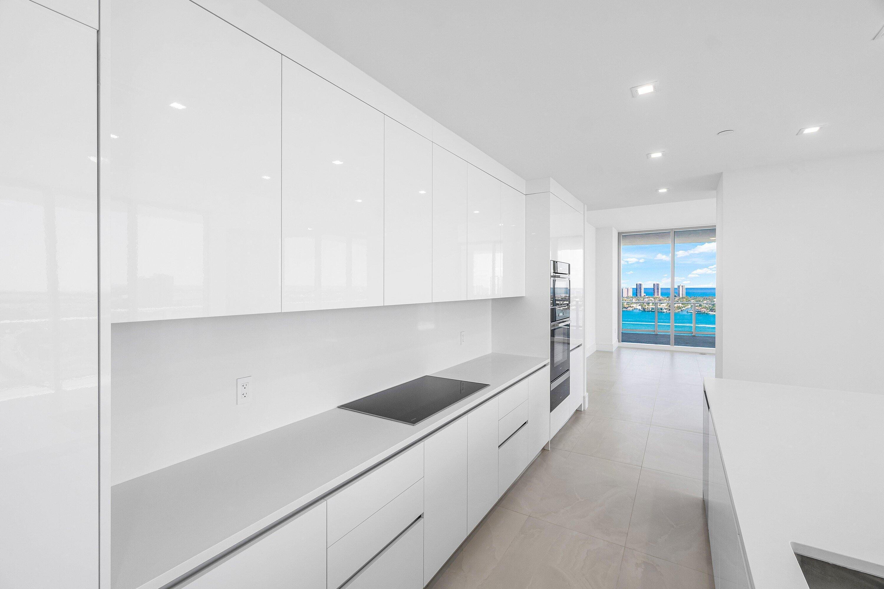 220 Lake Shore Drive #2012, Lake Park FL 33403
