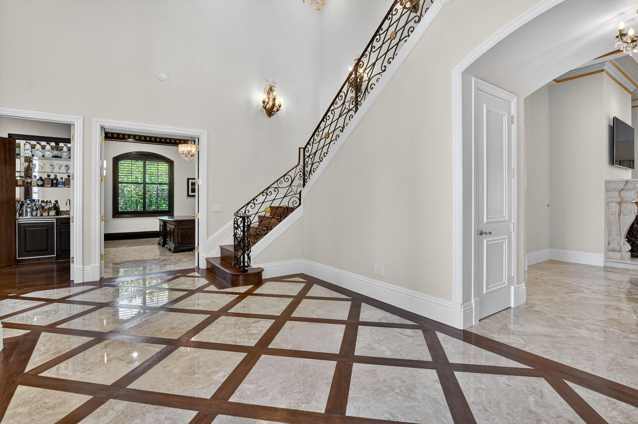 377 E Coconut Palm, Boca Raton FL 33432