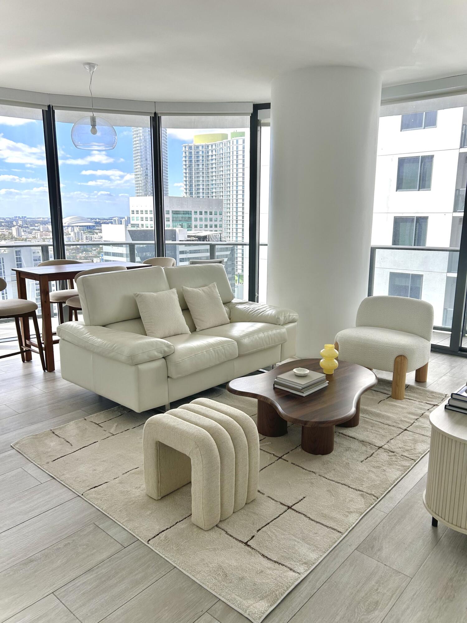 55 SW 9th #2508, Miami FL 33130