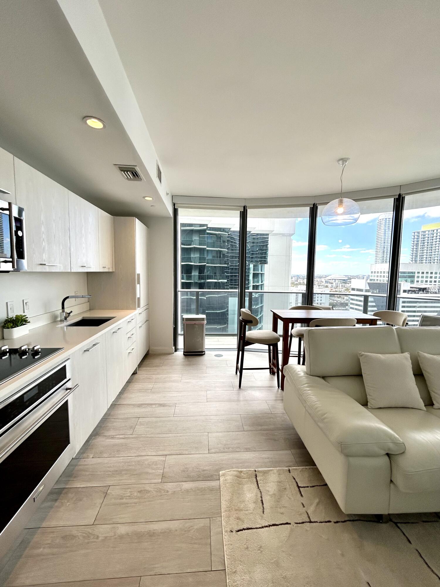 55 SW 9th #2508, Miami FL 33130