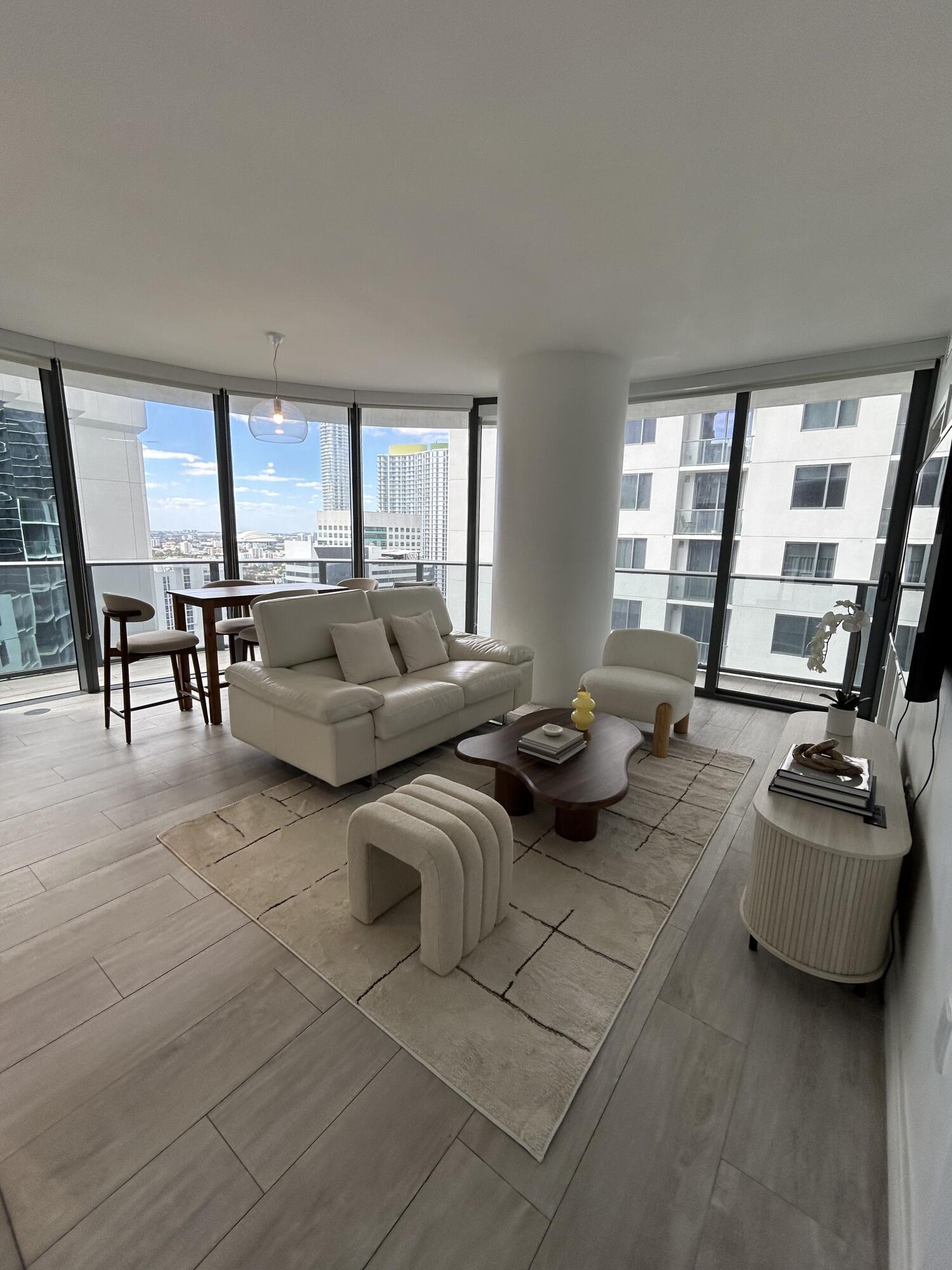 55 SW 9th #2508, Miami FL 33130