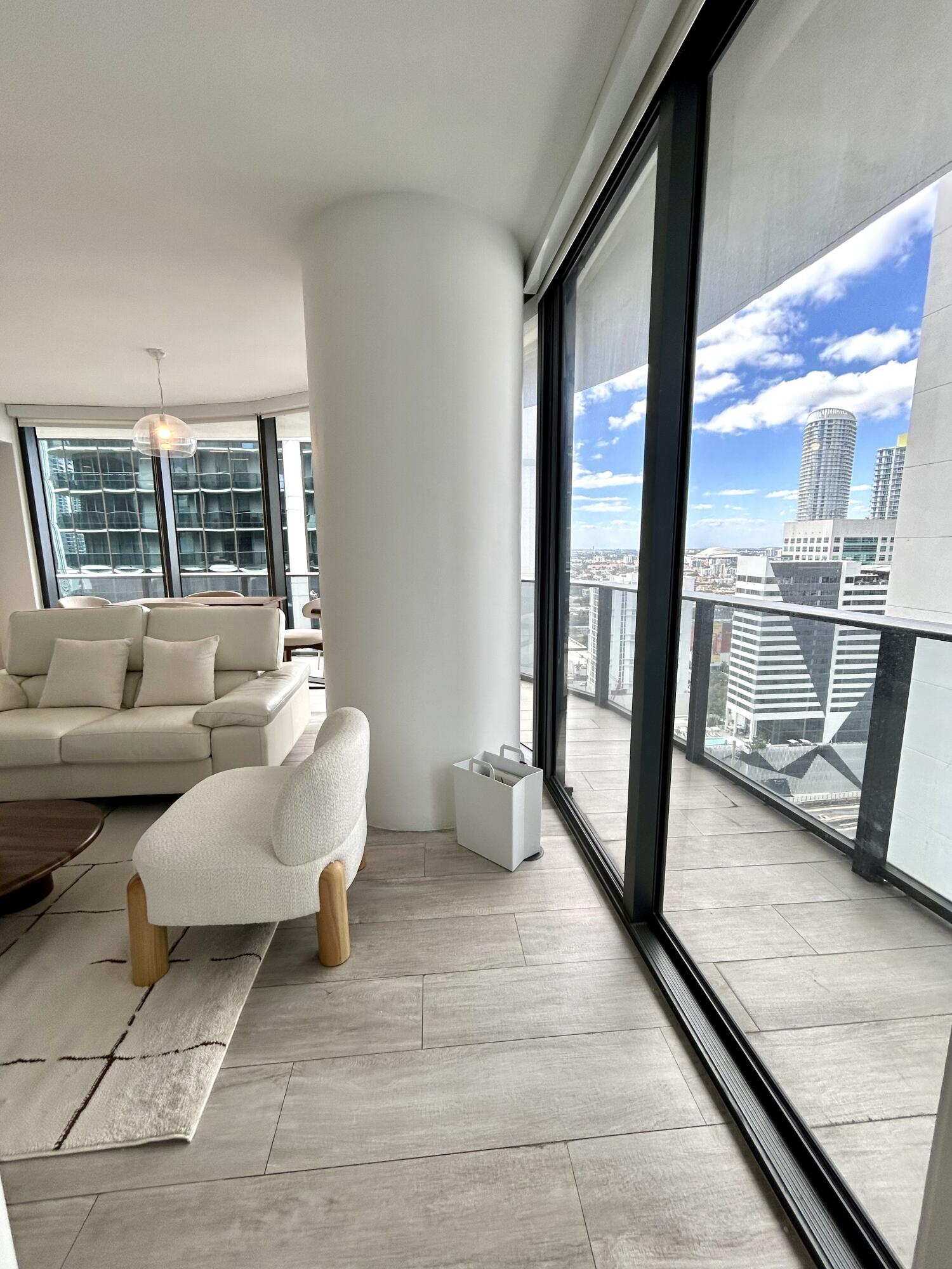 55 SW 9th #2508, Miami FL 33130