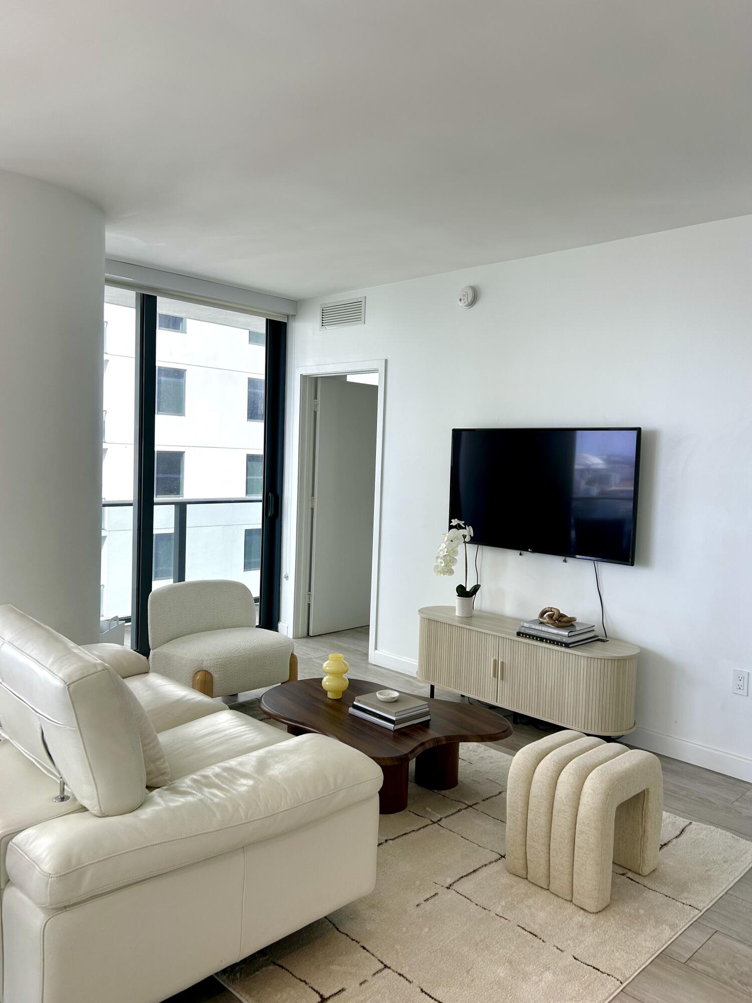 55 SW 9th #2508, Miami FL 33130