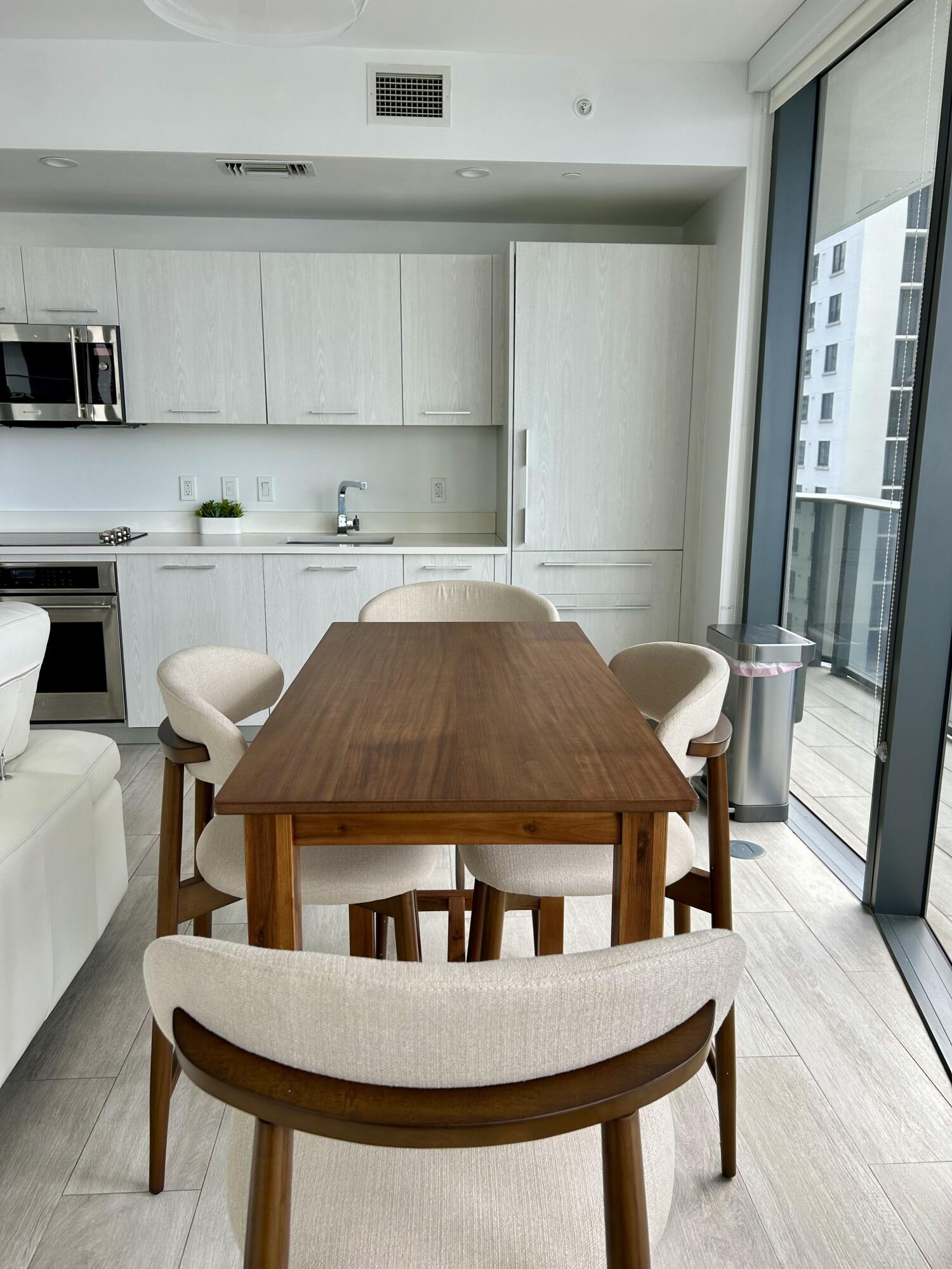 55 SW 9th #2508, Miami FL 33130