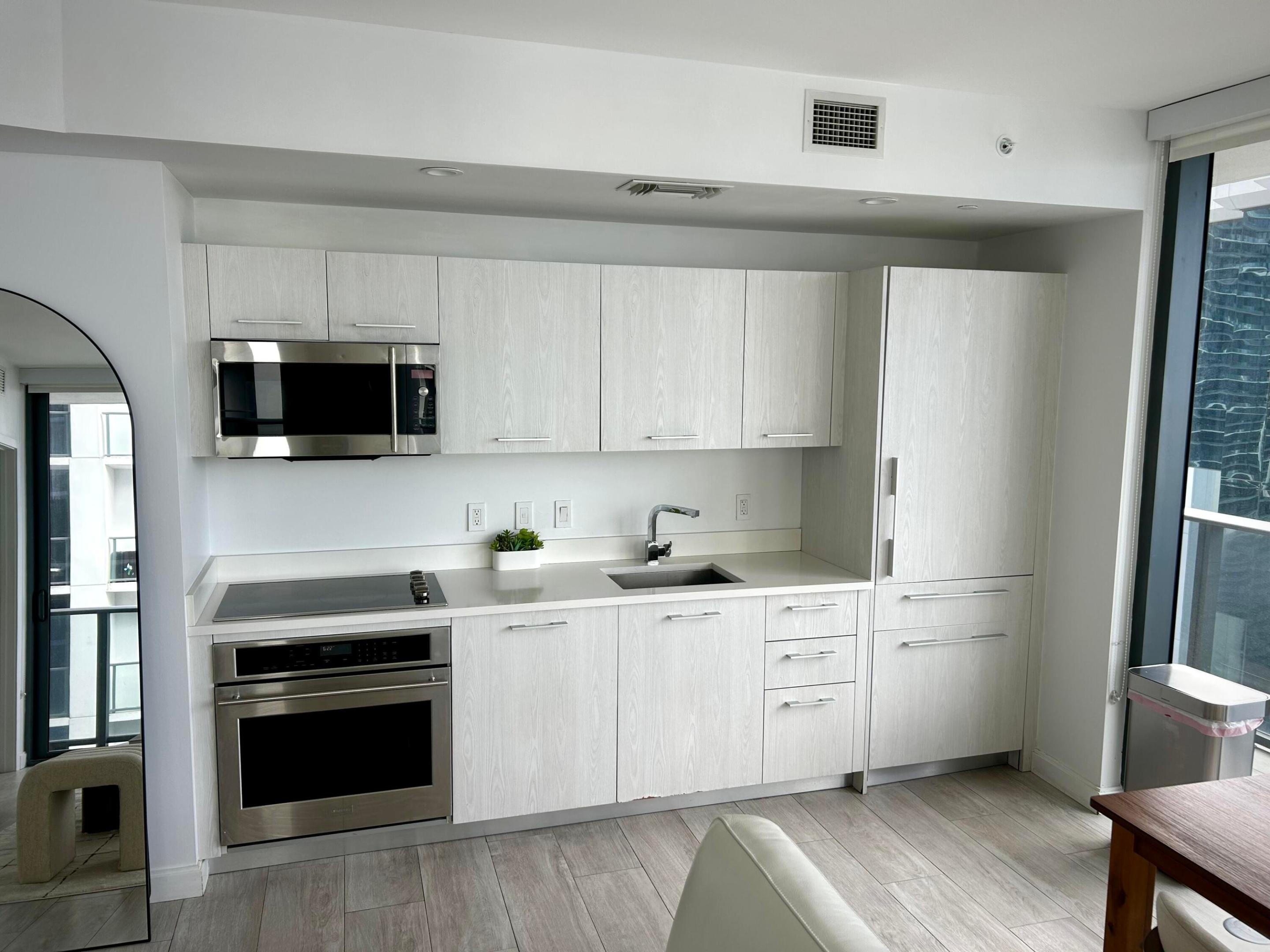 55 SW 9th #2508, Miami FL 33130