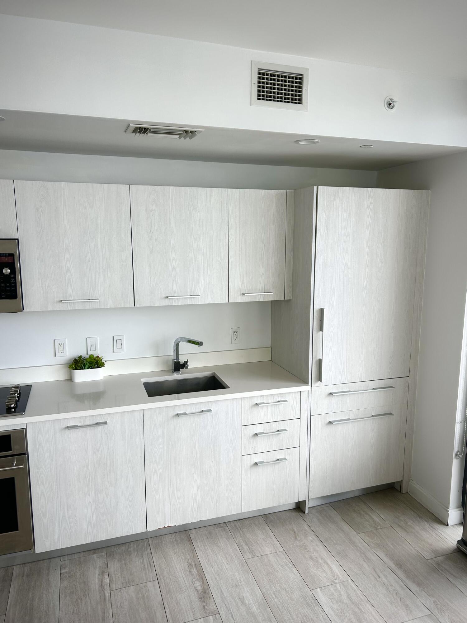 55 SW 9th #2508, Miami FL 33130