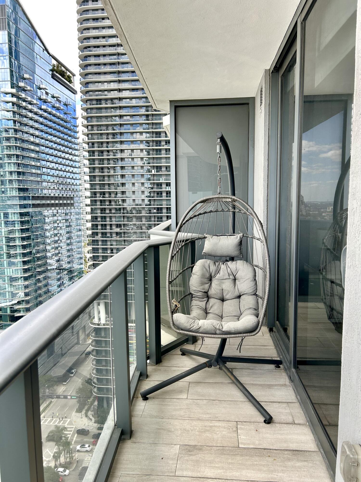 55 SW 9th #2508, Miami FL 33130