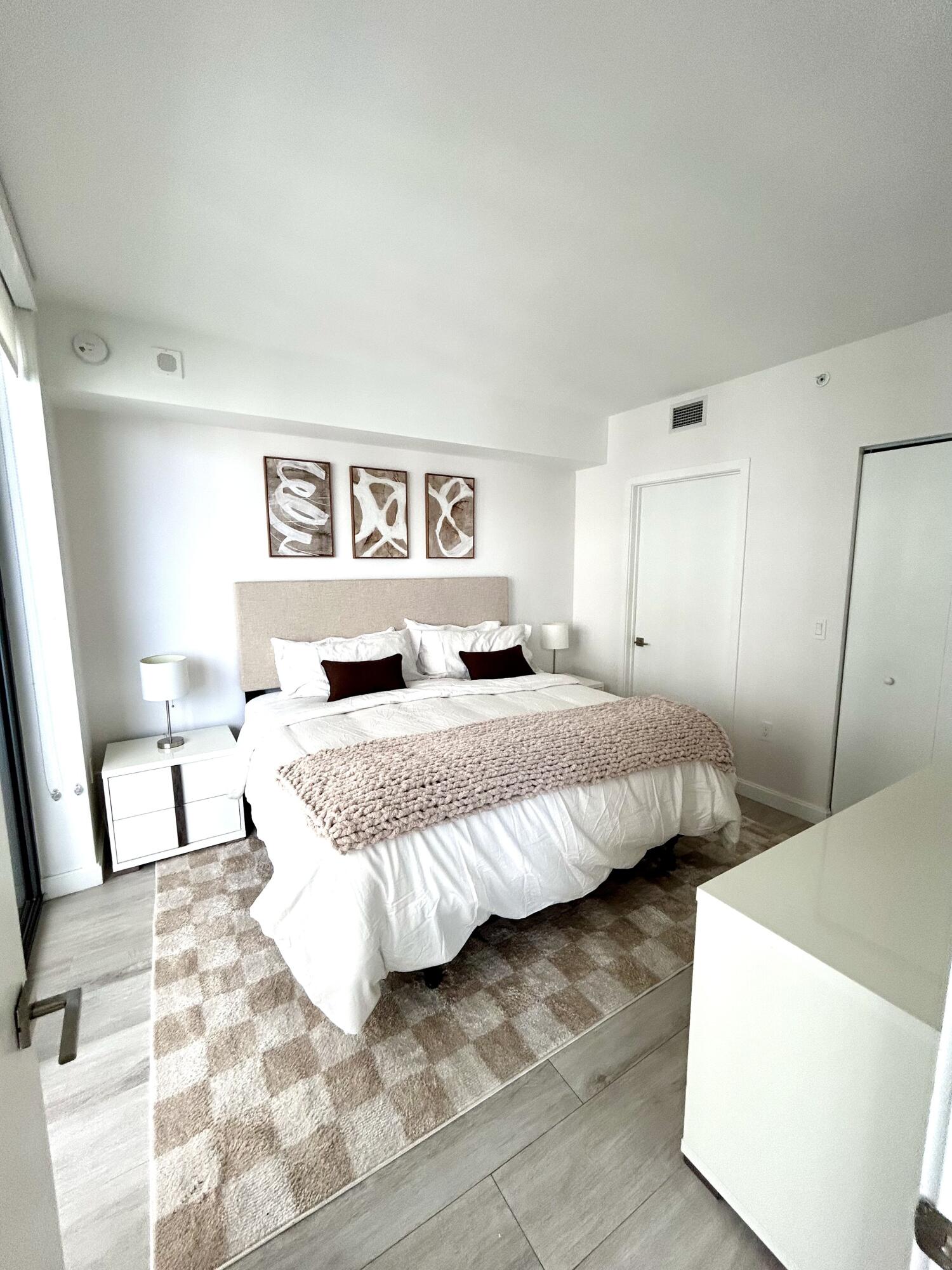 55 SW 9th #2508, Miami FL 33130