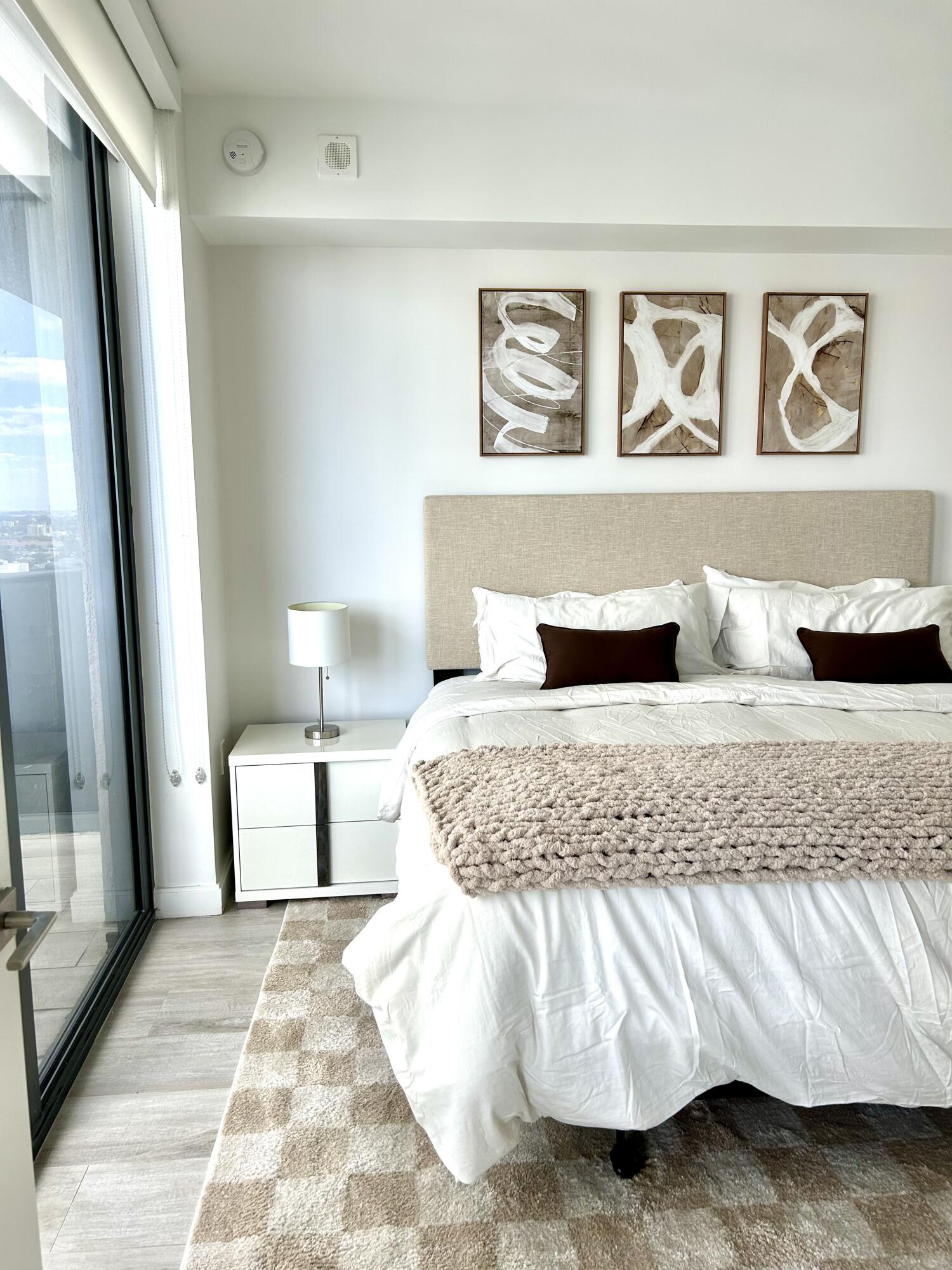 55 SW 9th #2508, Miami FL 33130