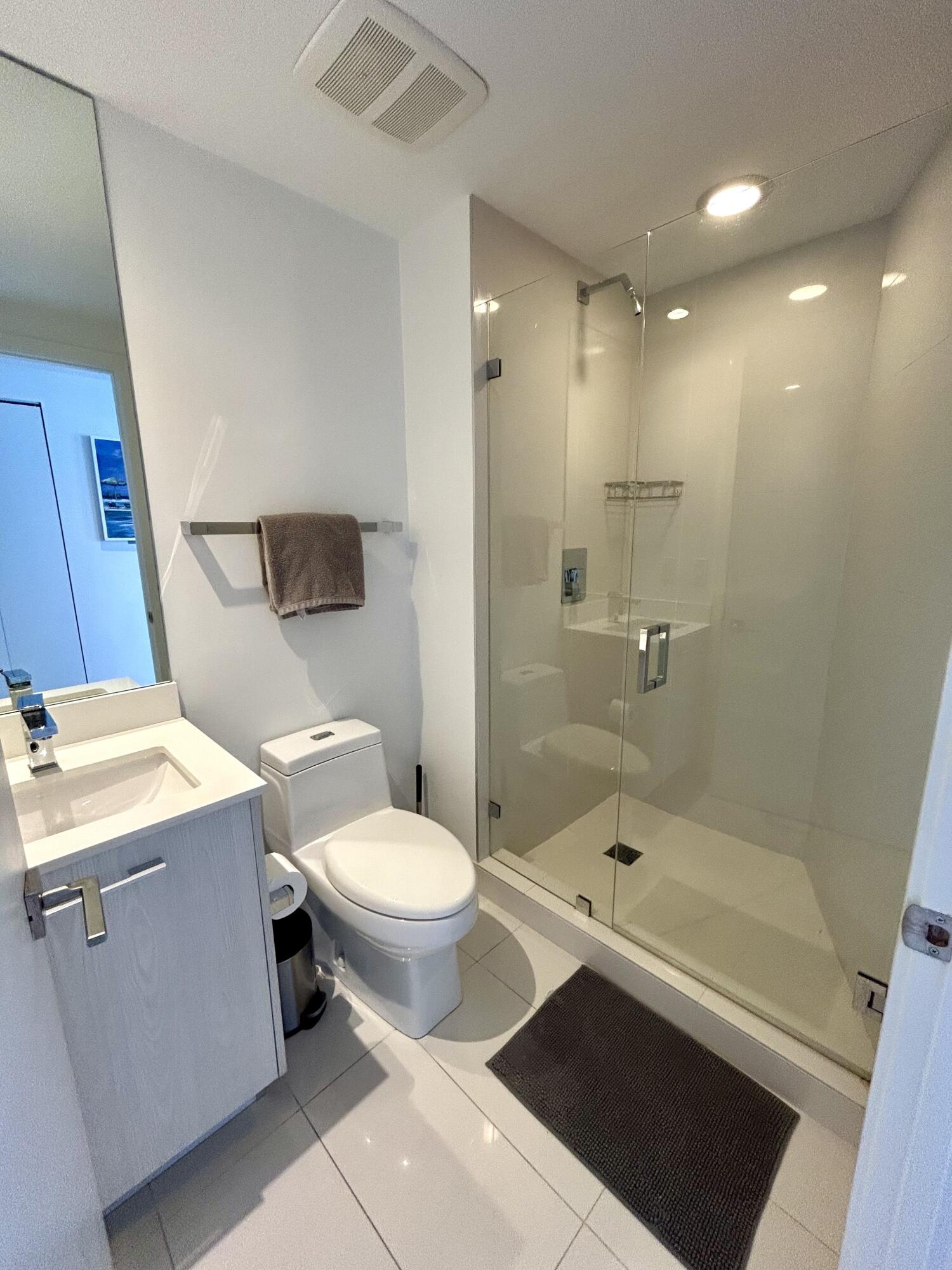 55 SW 9th #2508, Miami FL 33130