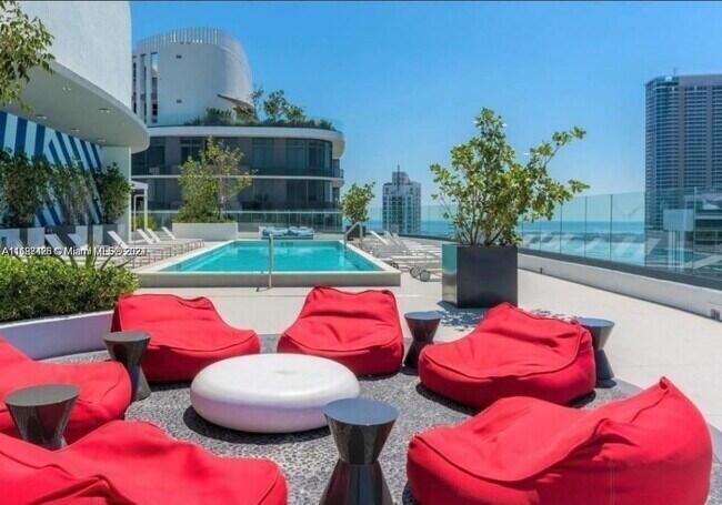 55 SW 9th #2508, Miami FL 33130