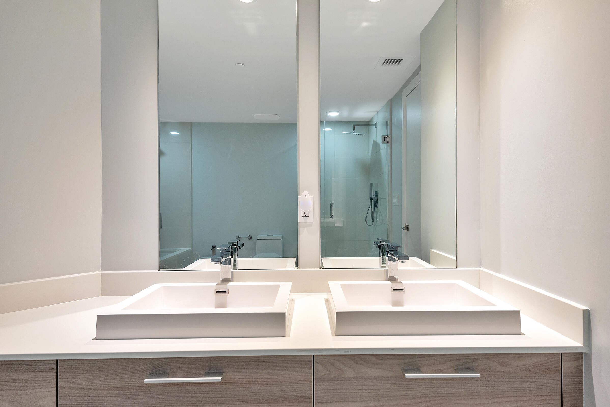 1300 S Miami #2401, Miami FL 33130